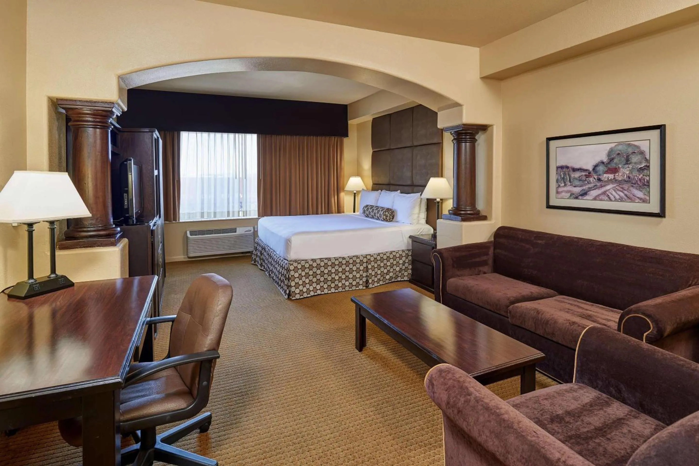 Bedroom, Bed in Radisson Hotel El Paso Airport