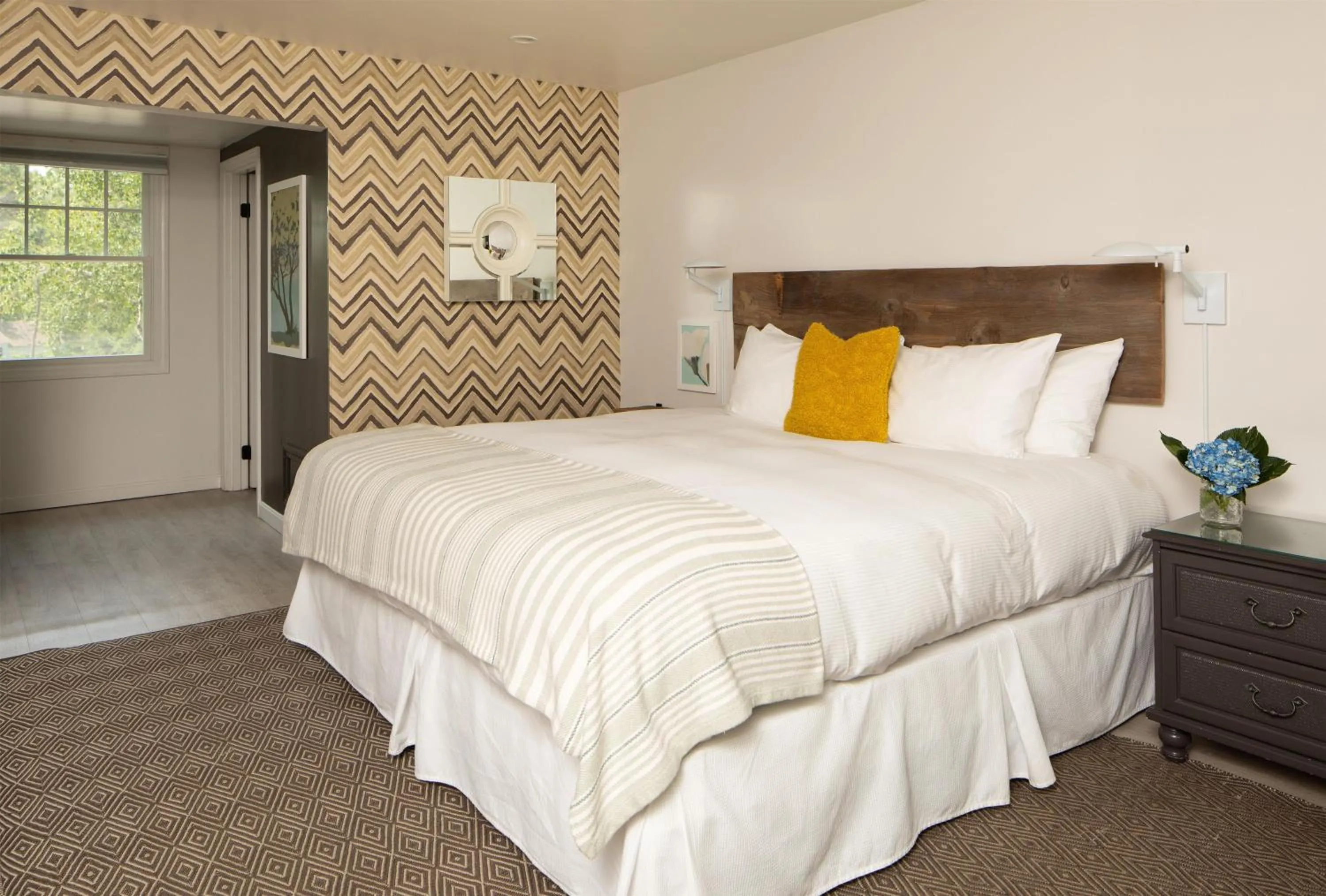 Bedroom, Bed in The Lodge on the Cove