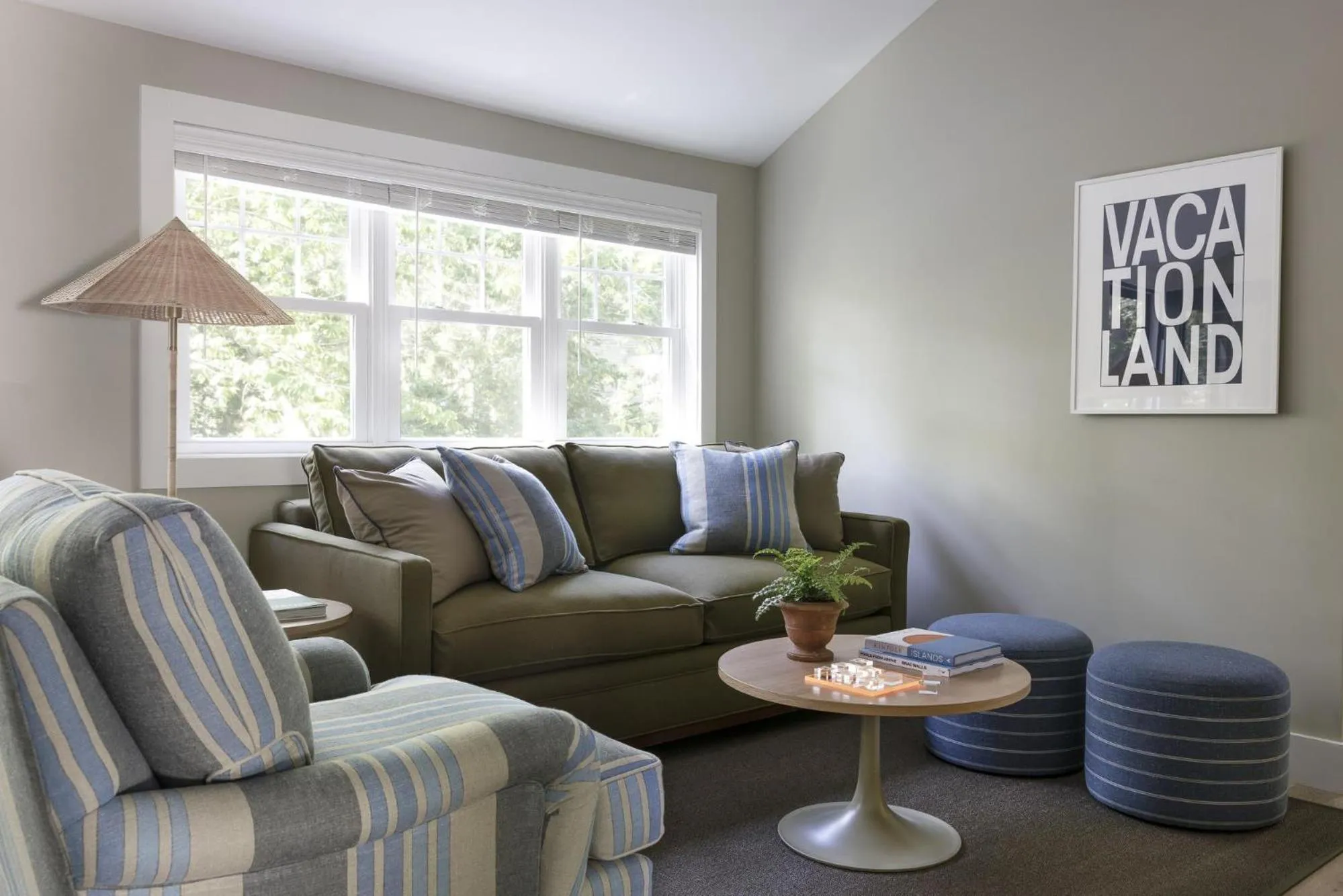 Photo of the whole room in The Lodge on the Cove