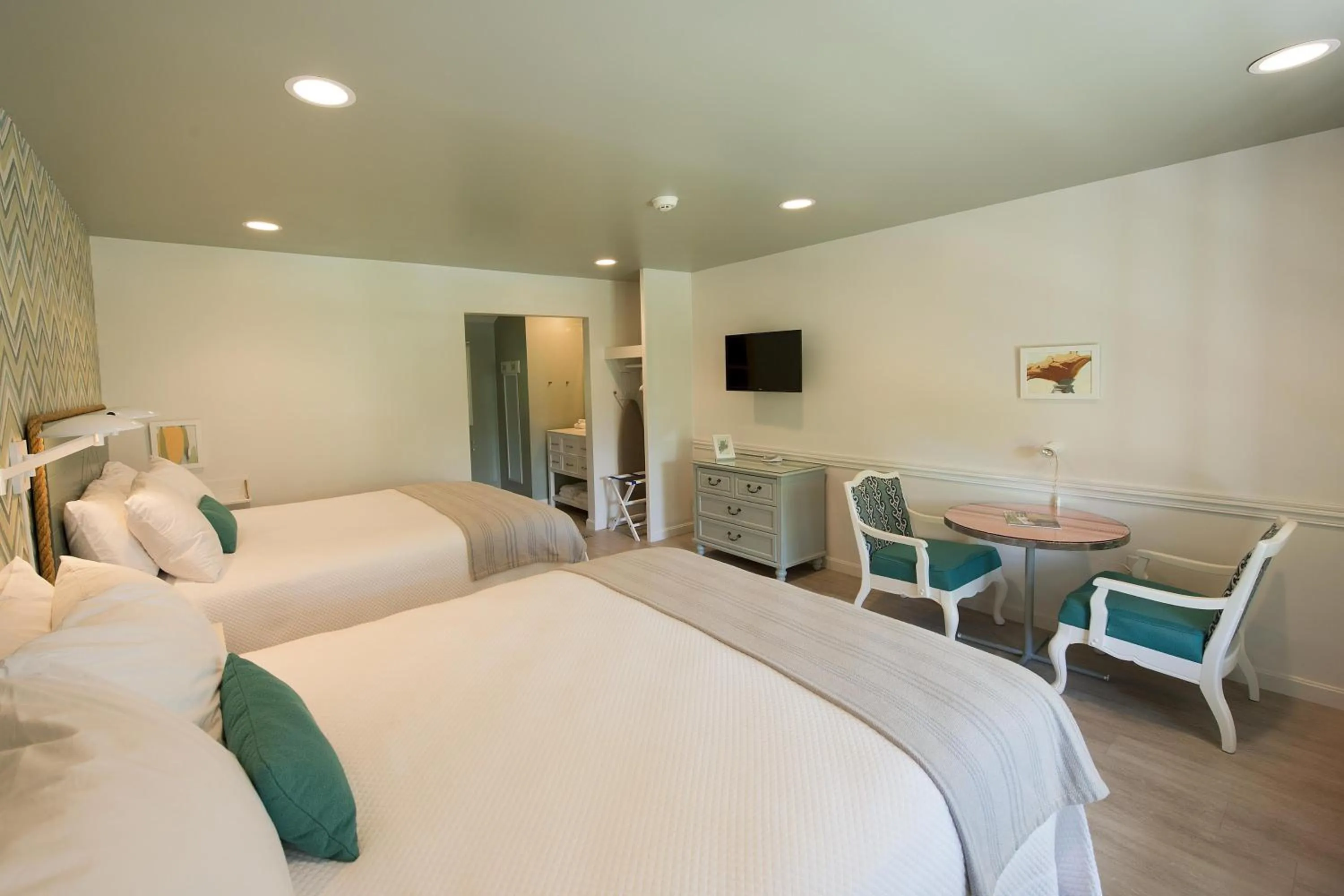 Bedroom, Bed in The Lodge on the Cove