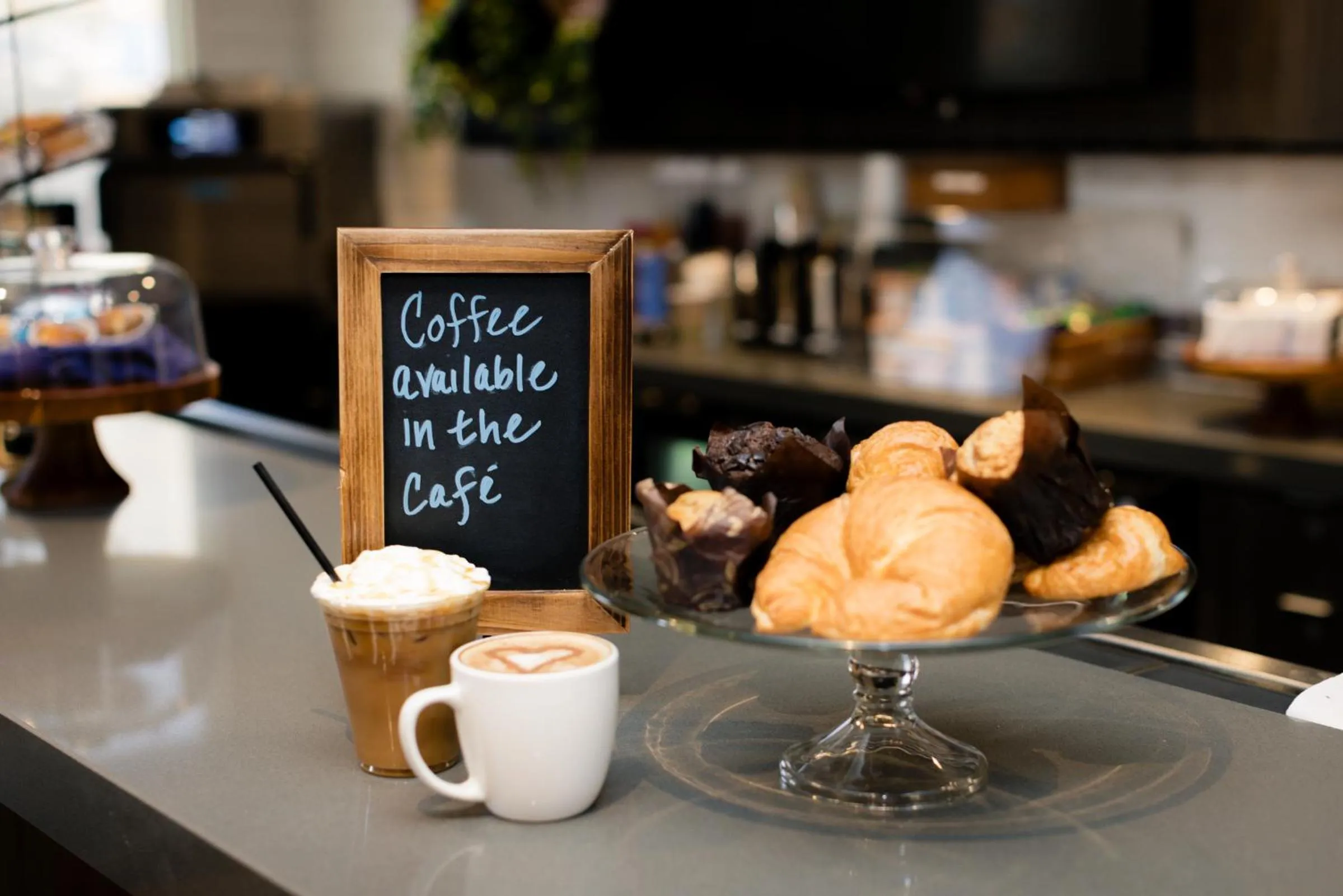 Coffee/tea facilities in The Lodge at Duke Medical Center