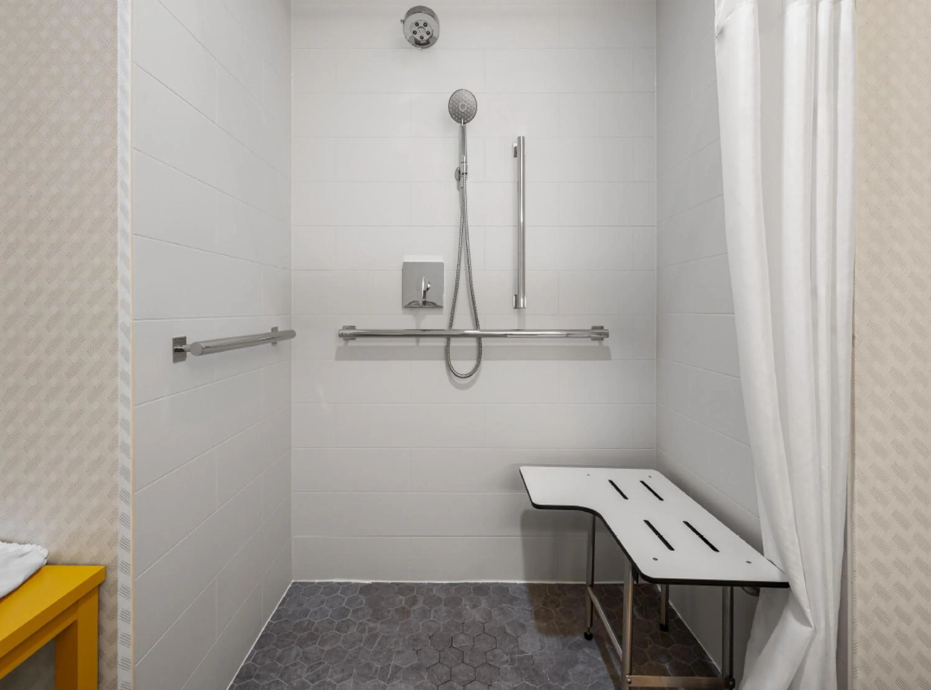 Bathroom in Hampton Inn & Suites Richmond Glenside