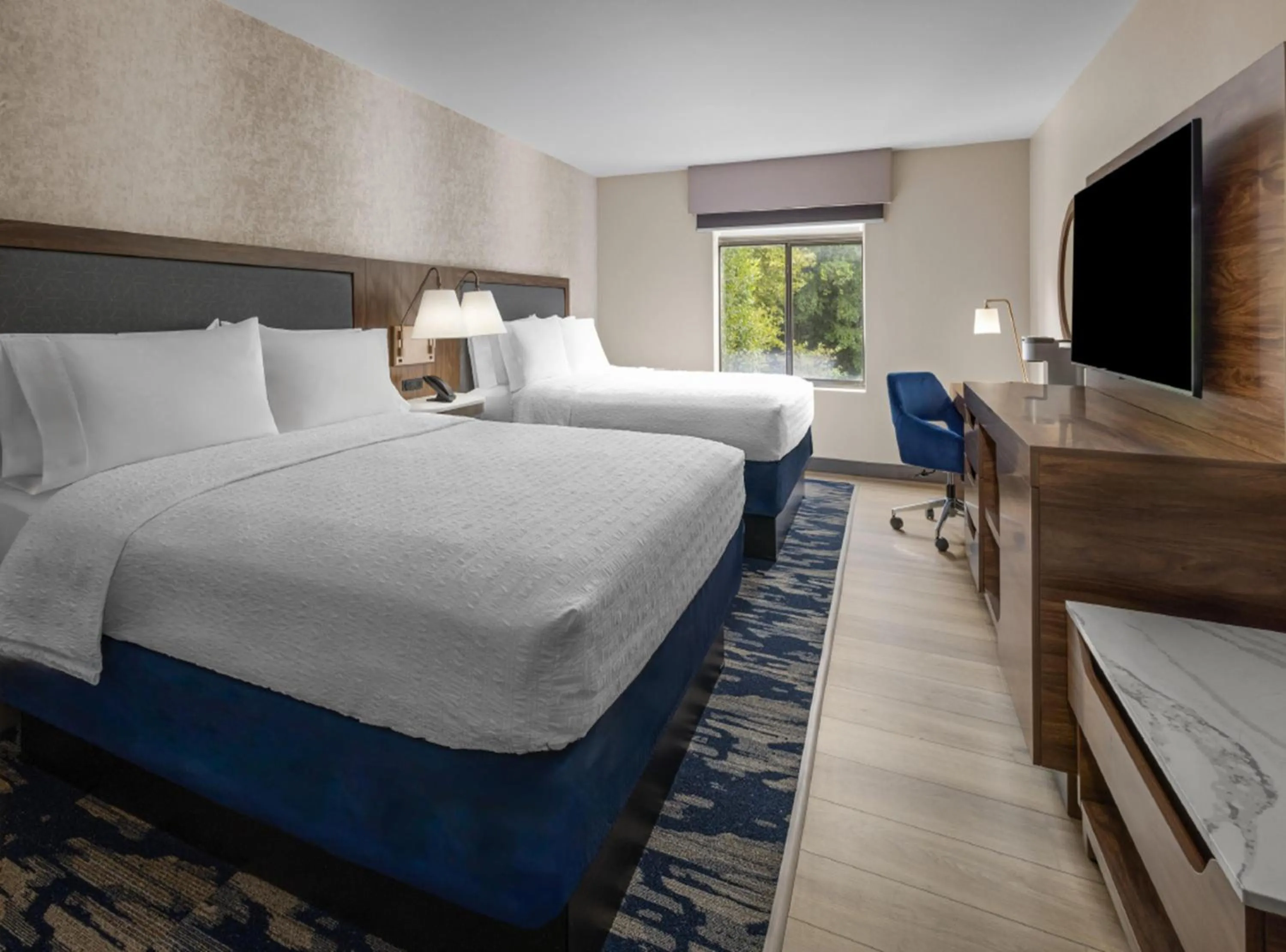 Bed in Hampton Inn & Suites Richmond Glenside