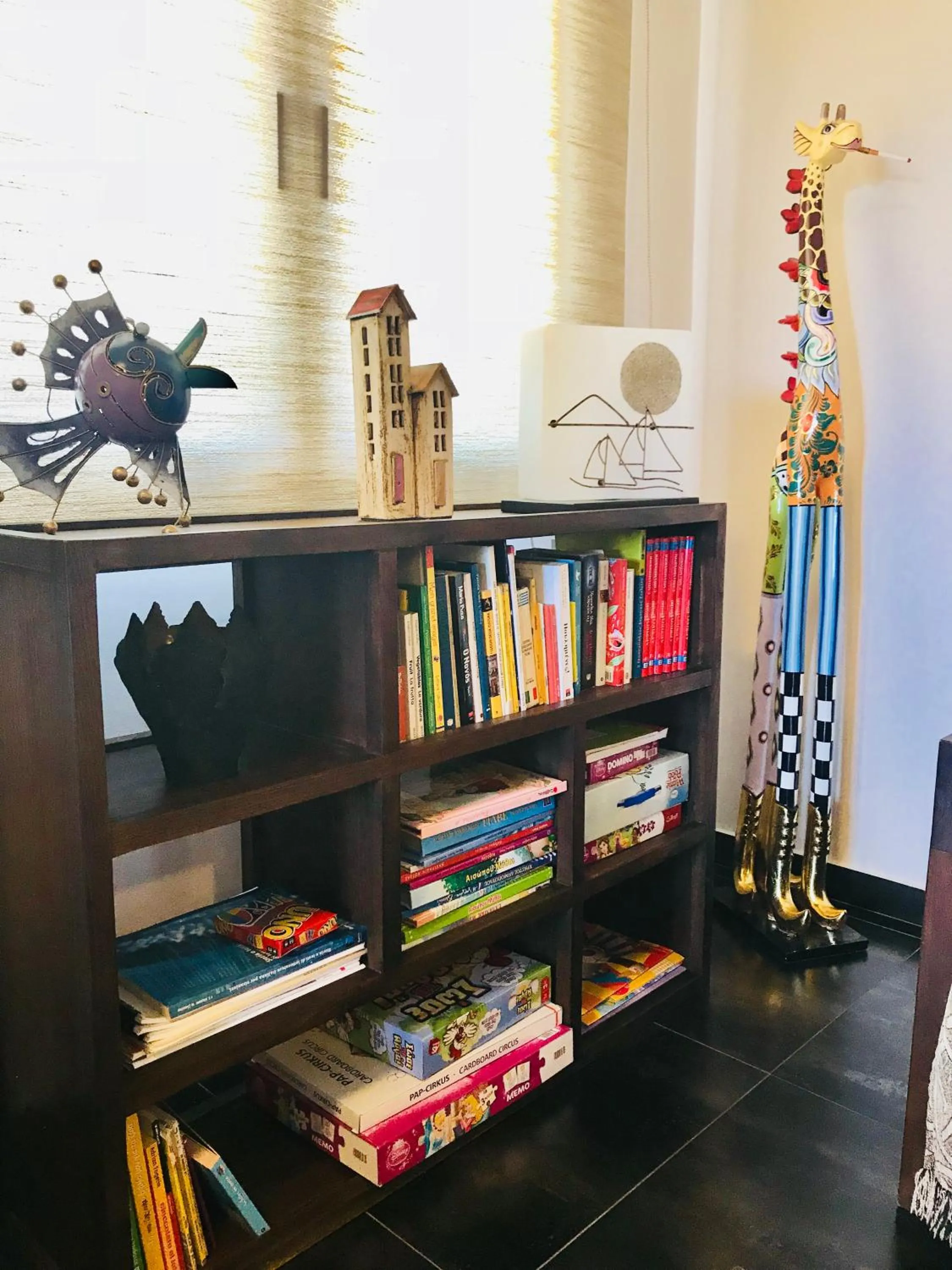 Library in Villa Lydia