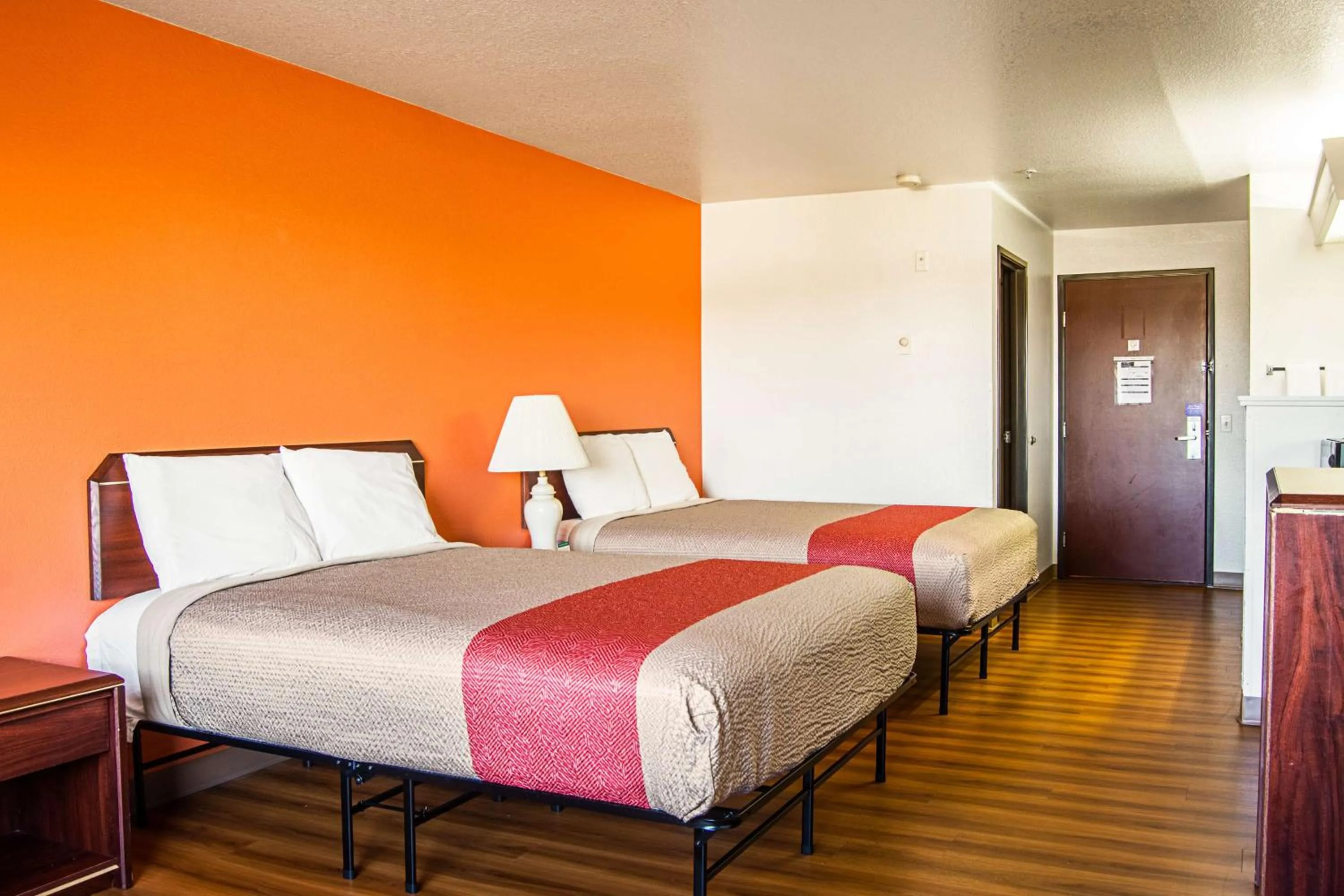 Bedroom, Bed in Motel 6-Newport, OR