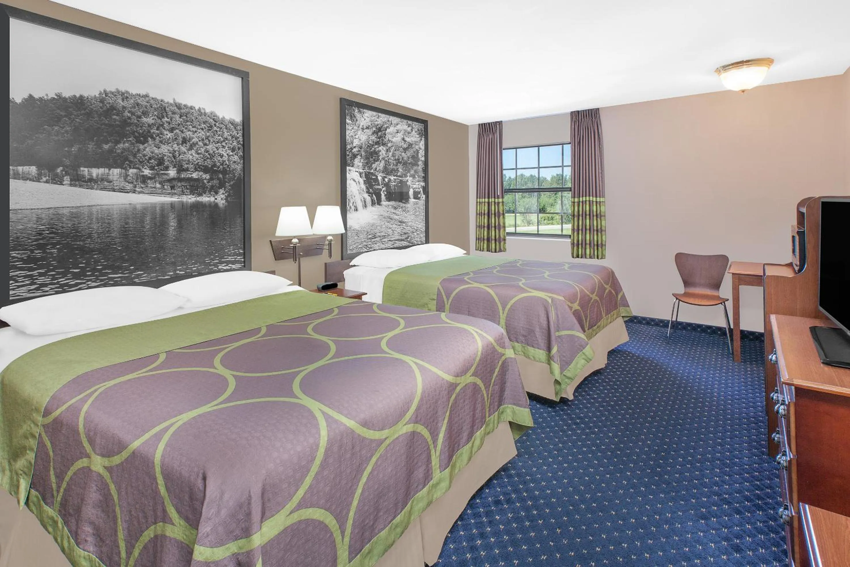 Bed in Super 8 by Wyndham Lowell/Bentonville/Rogers Area