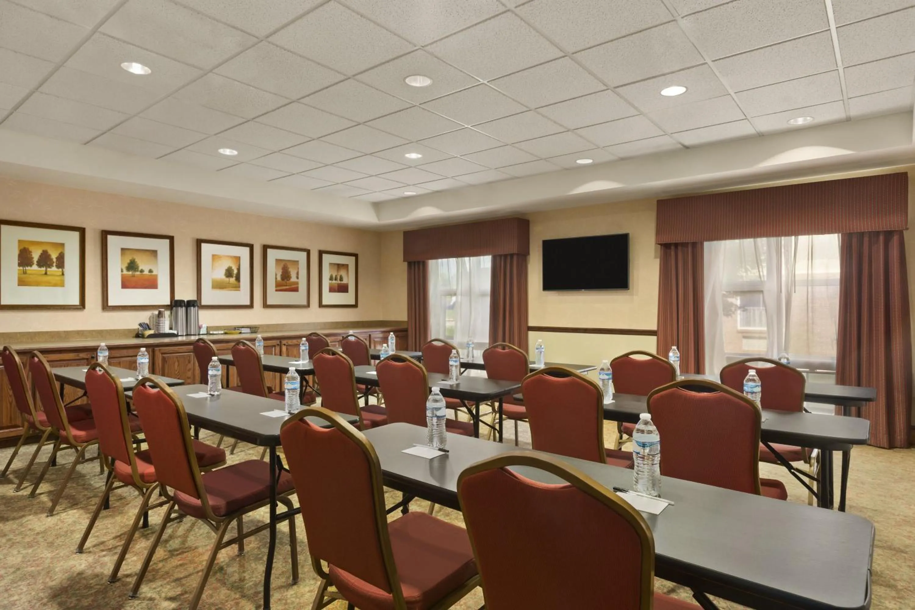 Meeting/conference room in Country Inn & Suites by Radisson, Macon North, GA