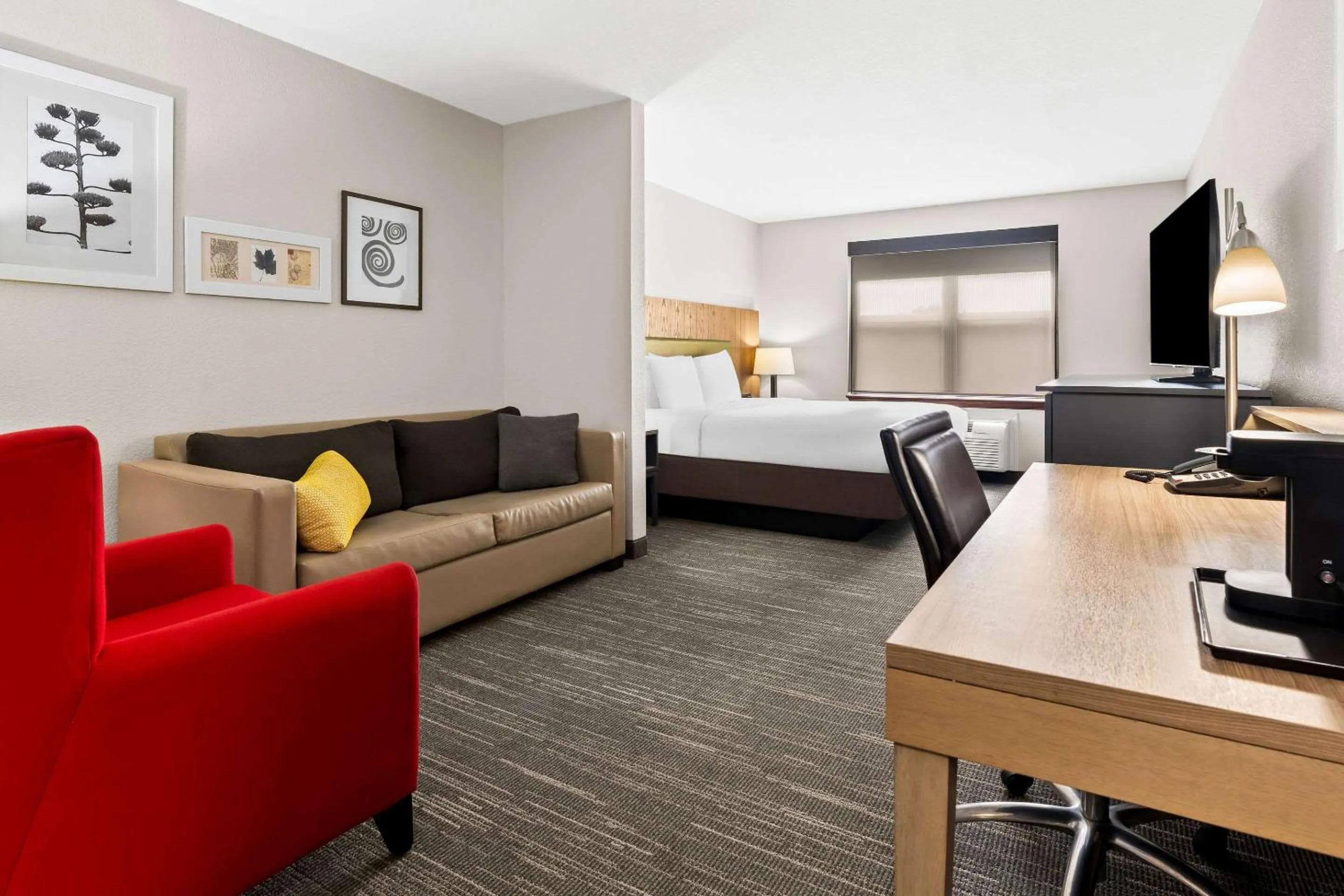 Bedroom, Bed in Country Inn & Suites by Radisson, Macon North, GA