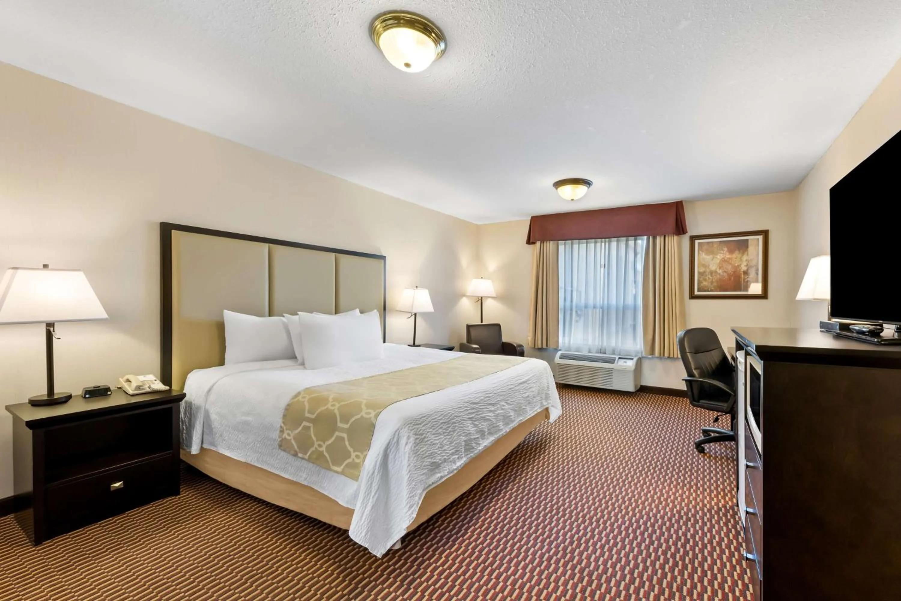 Bedroom, Bed in Best Western of Olds