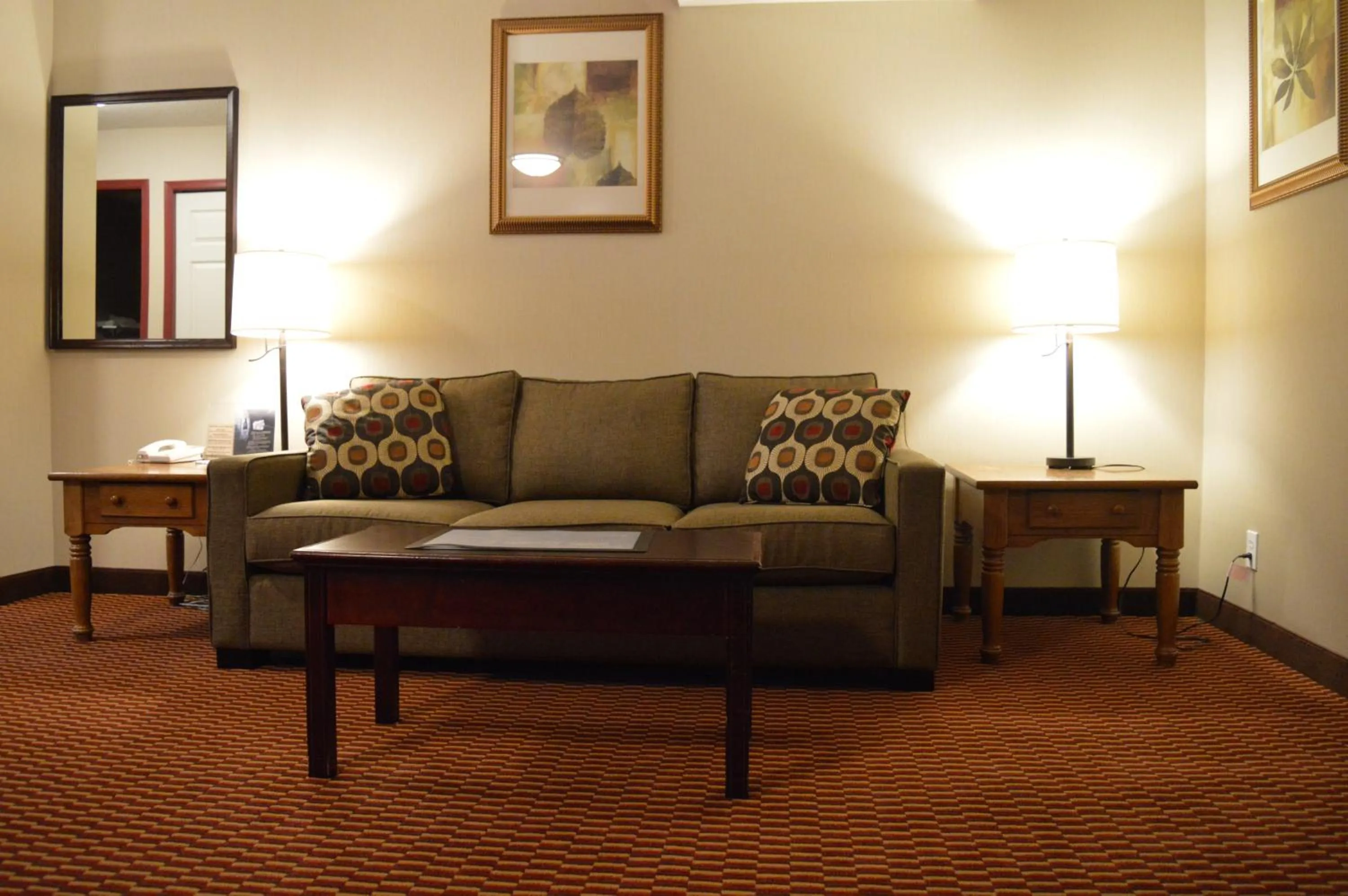Living room in Best Western of Olds