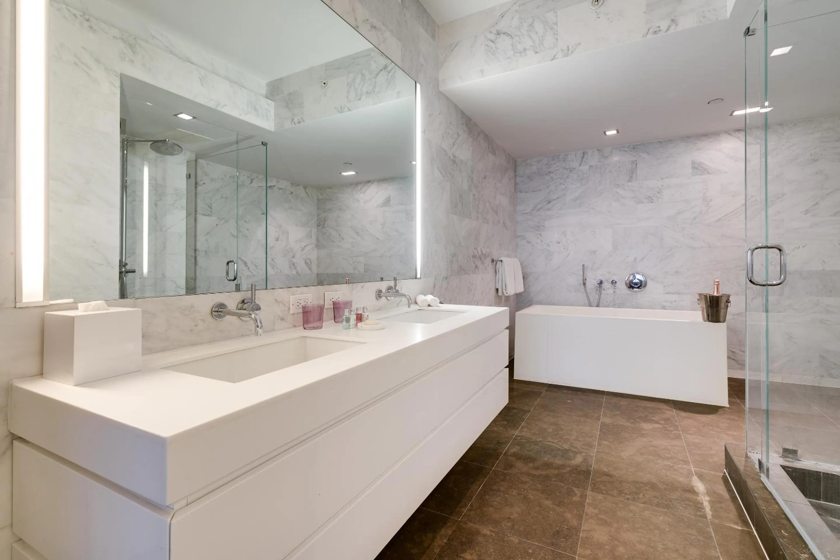 Bathroom in Boulan South Beach