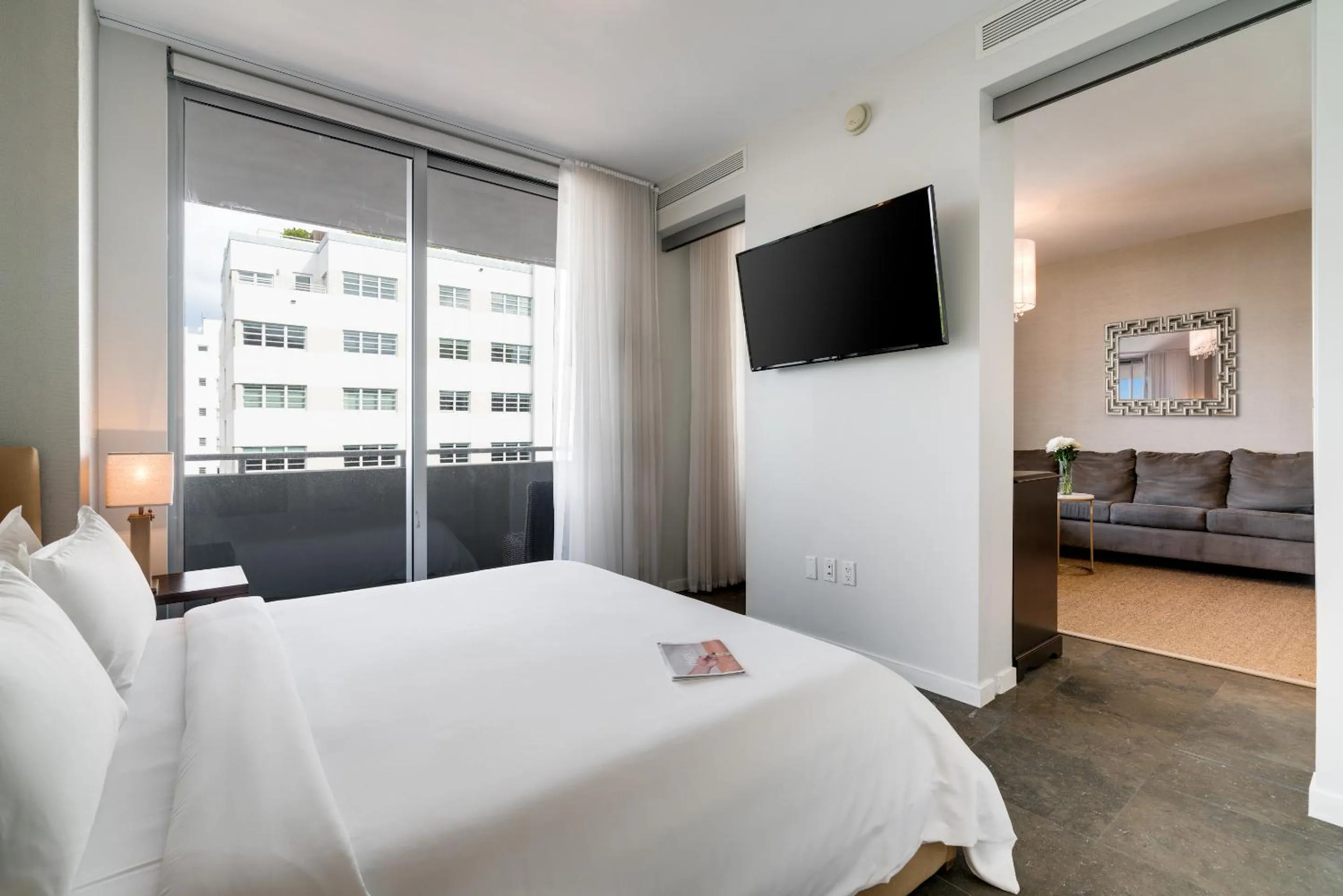 Photo of the whole room, Bed in Boulan South Beach