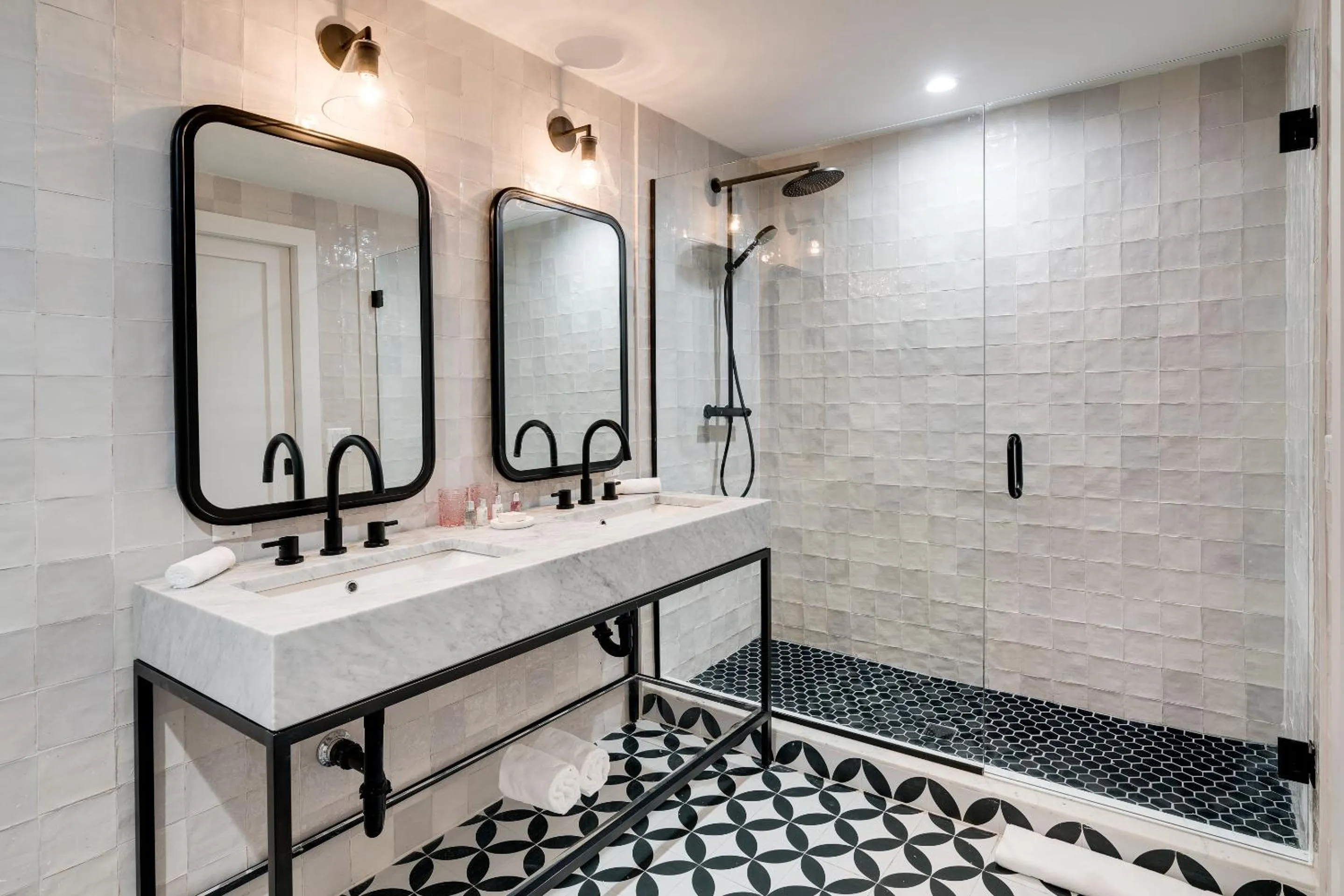 Bathroom in Boulan South Beach