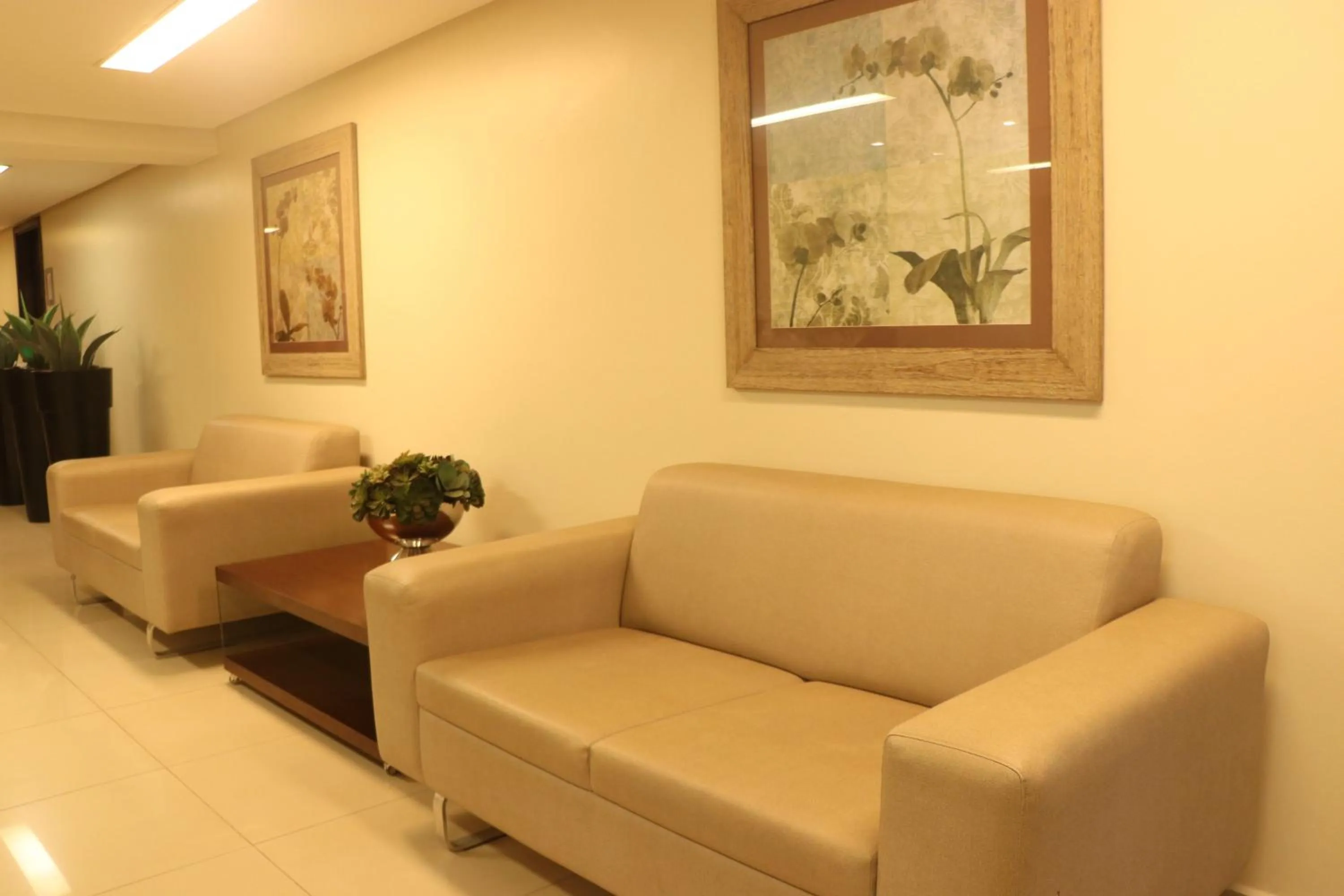 Seating area in Indaiá Park Hotel