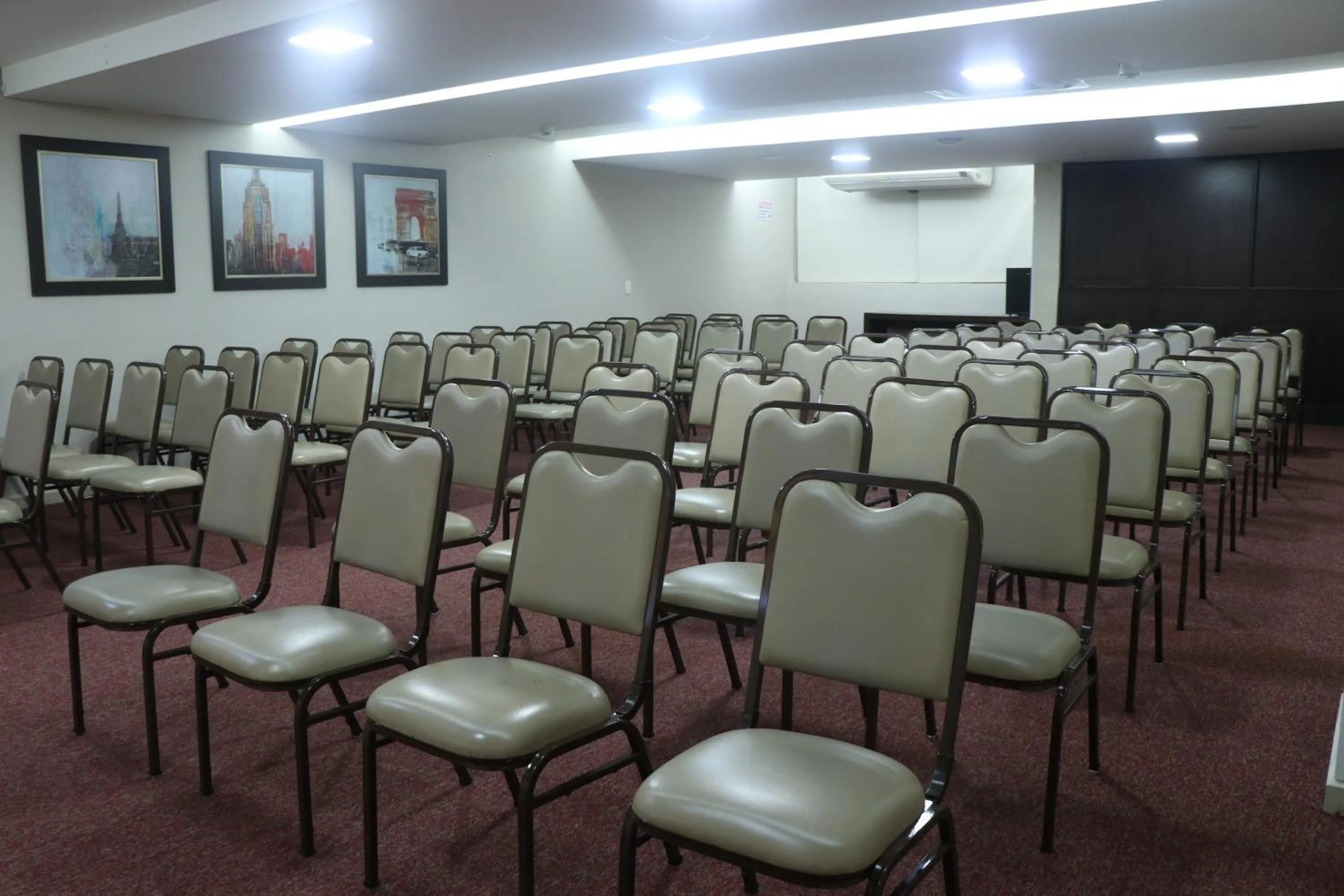 Meeting/conference room in Indaiá Park Hotel