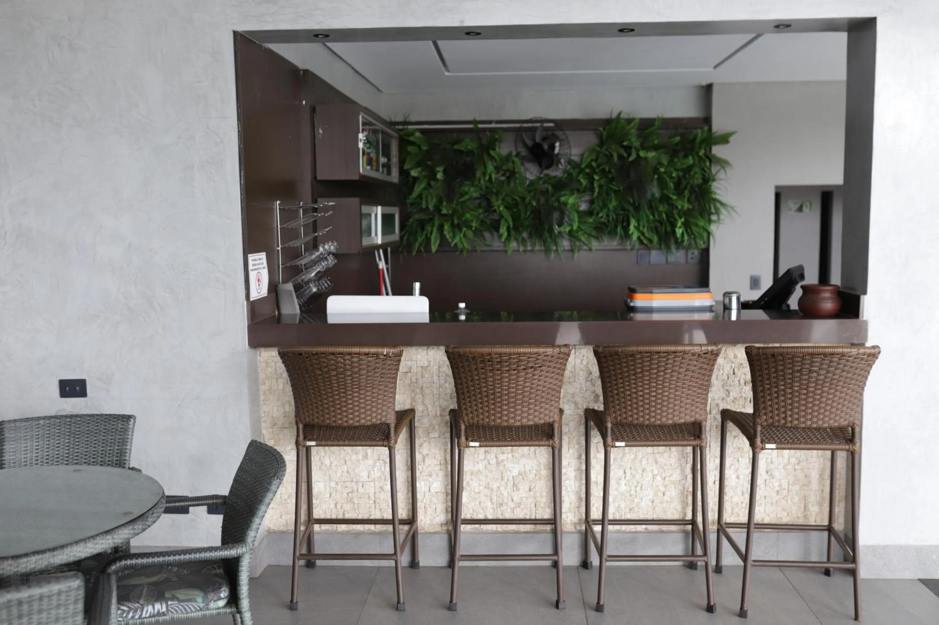 Swimming pool in Indaiá Park Hotel