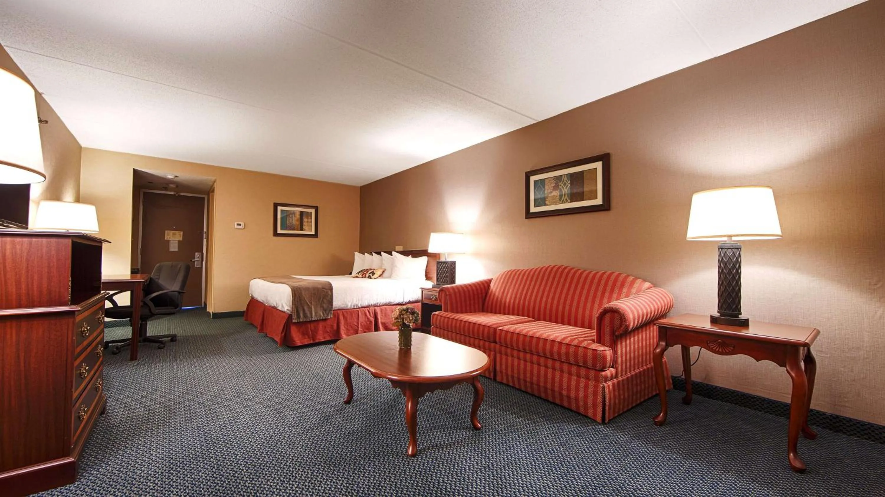 Photo of the whole room in Best Western Plus Chelmsford Inn