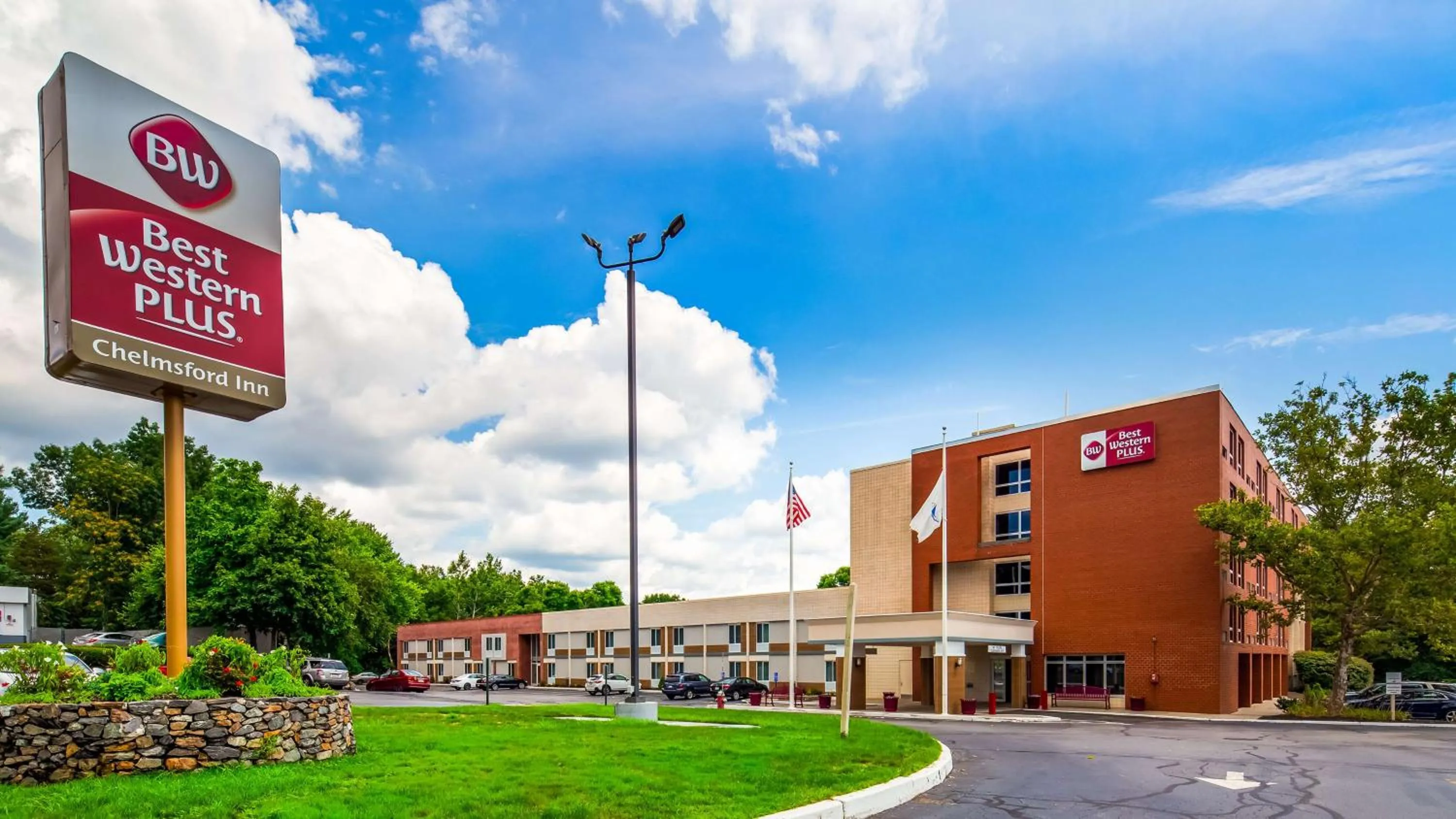 Property building in Best Western Plus Chelmsford Inn