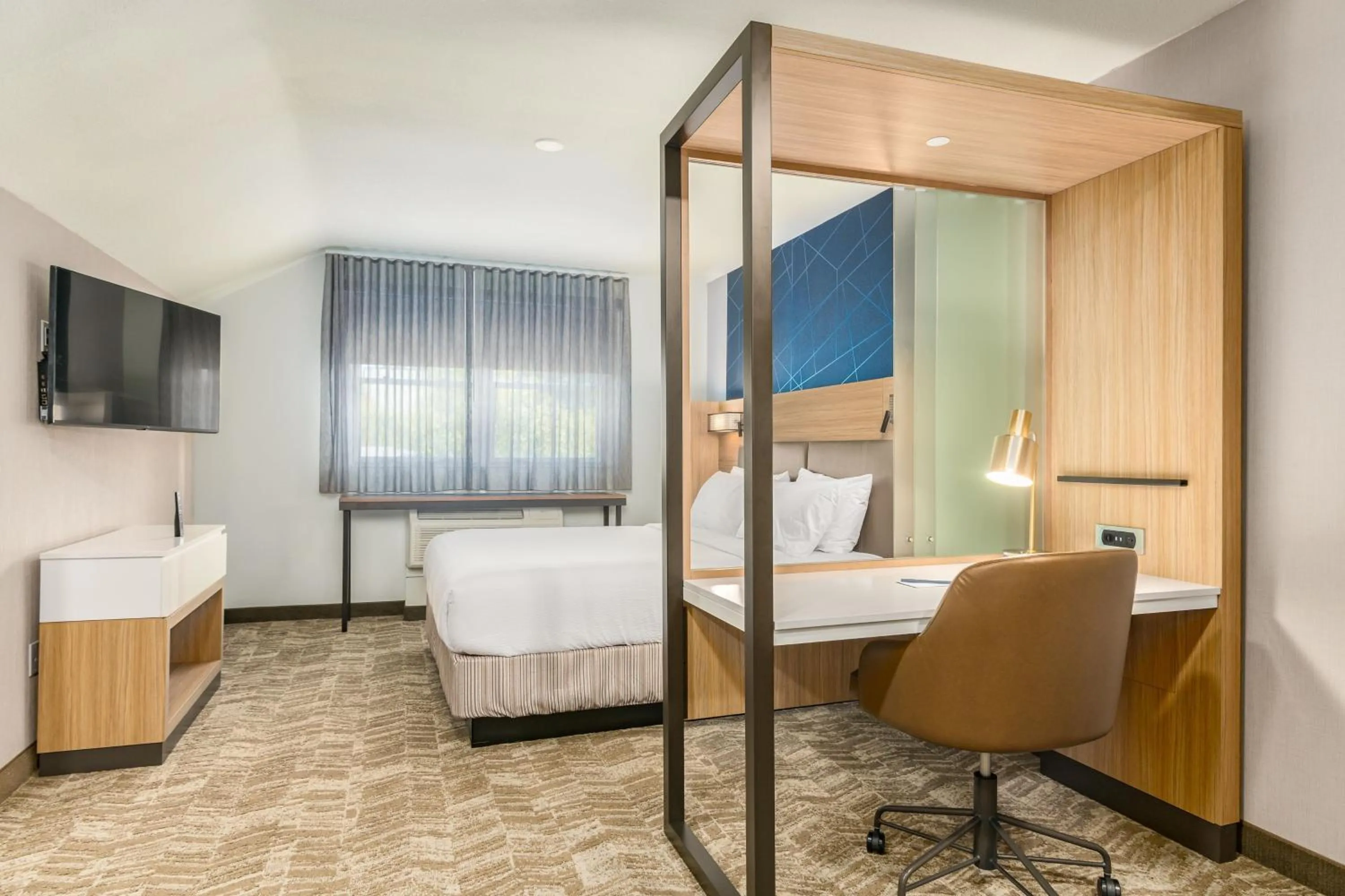 Photo of the whole room, Bed in SpringHill Suites by Marriott Freeport Brunswick