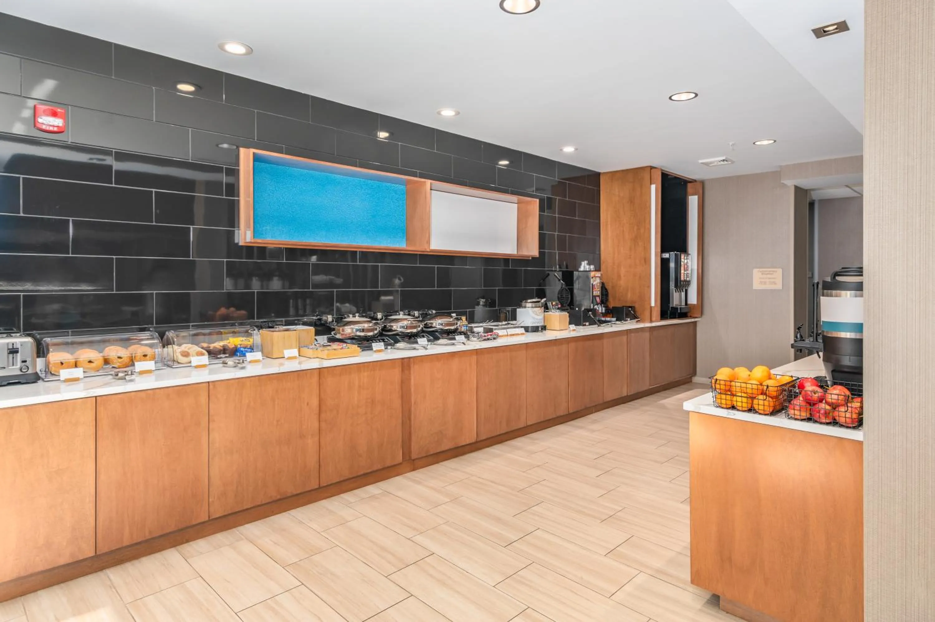 Food and drinks in SpringHill Suites by Marriott Freeport Brunswick