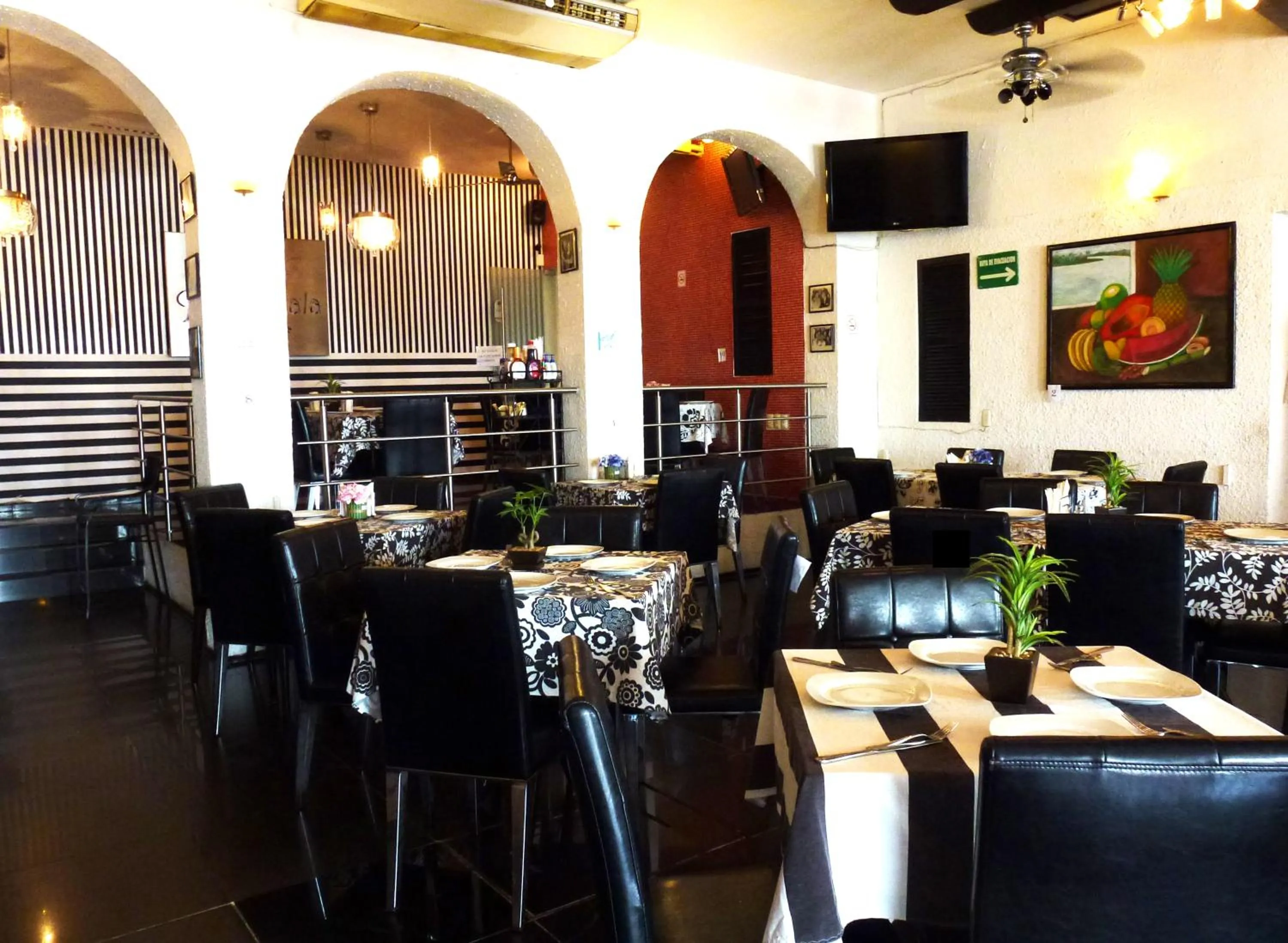 Restaurant/places to eat in Hotel Posada Doña Lala