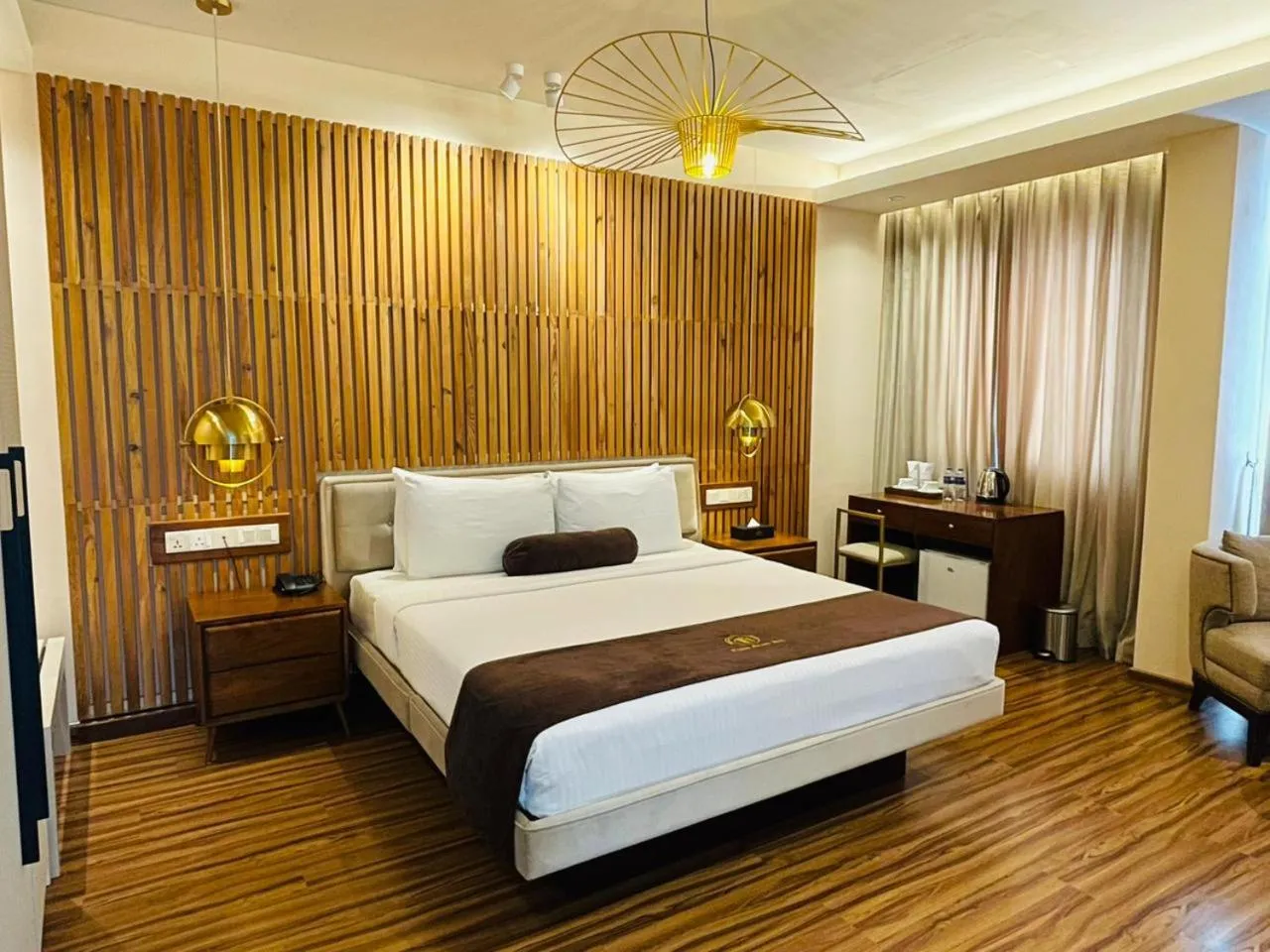 Photo of the whole room, Bed in Ripon Grand Hill By EHI