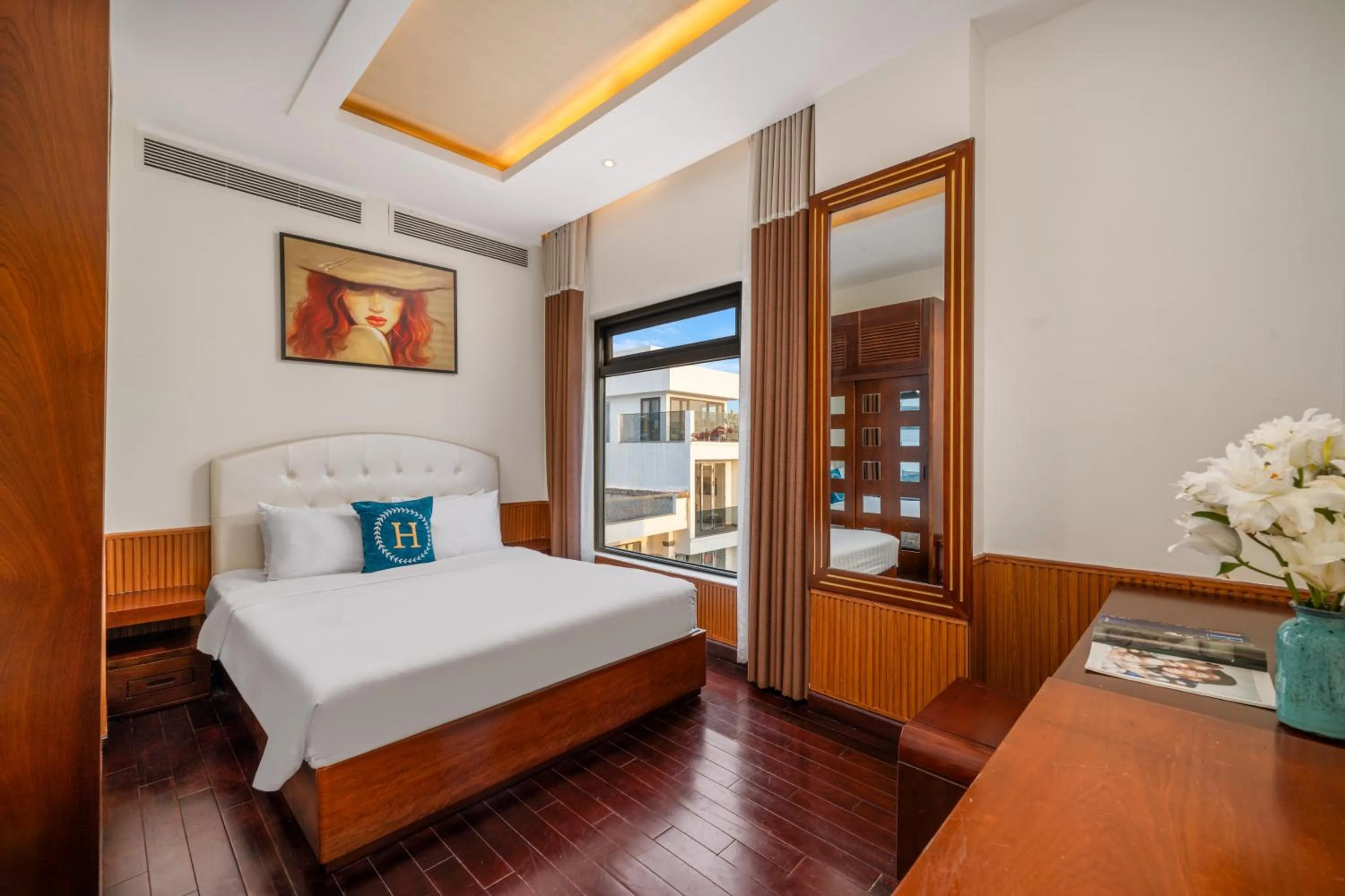 Seating area, Bed in Rung Huong Apartment