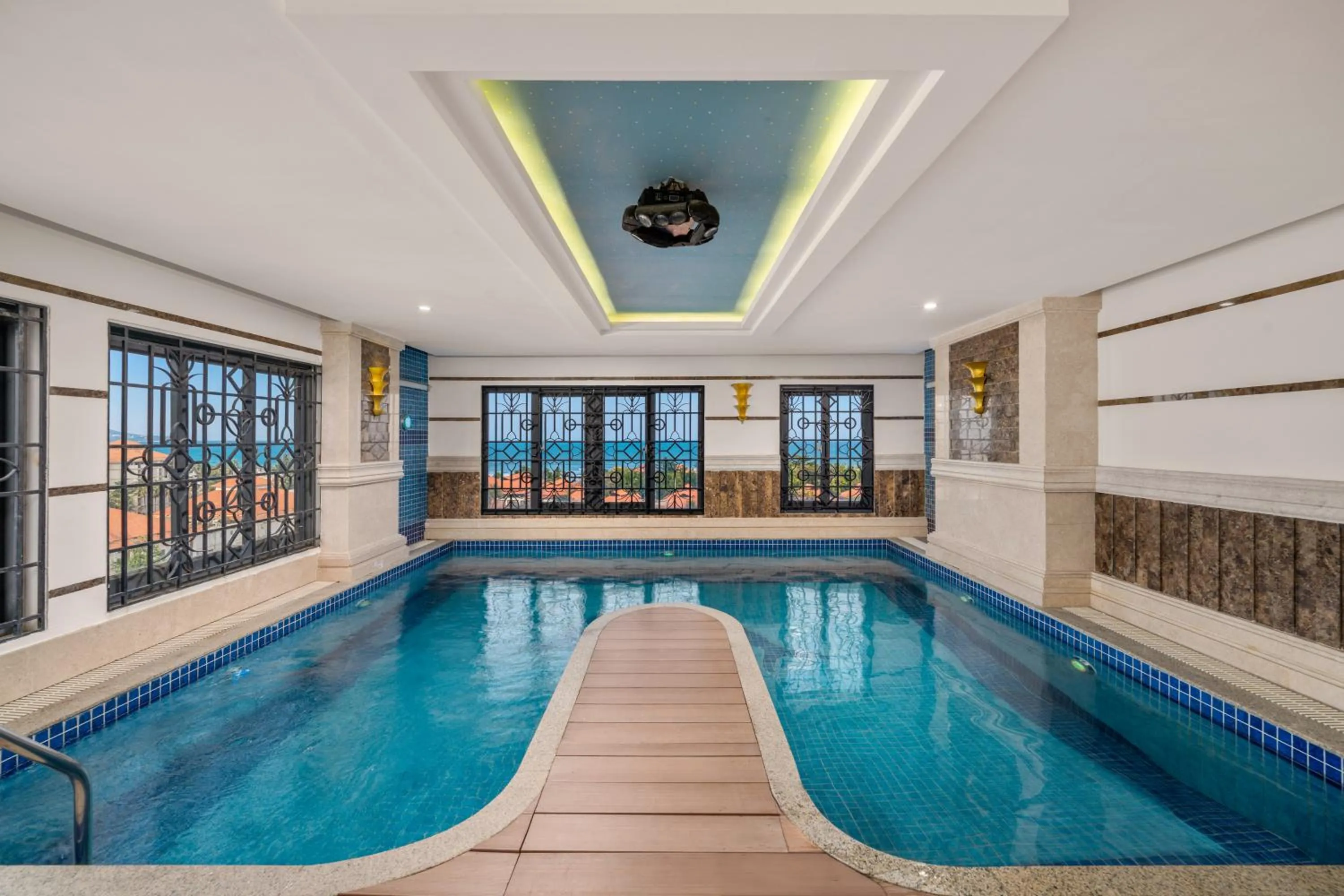 Swimming pool in Rung Huong Apartment