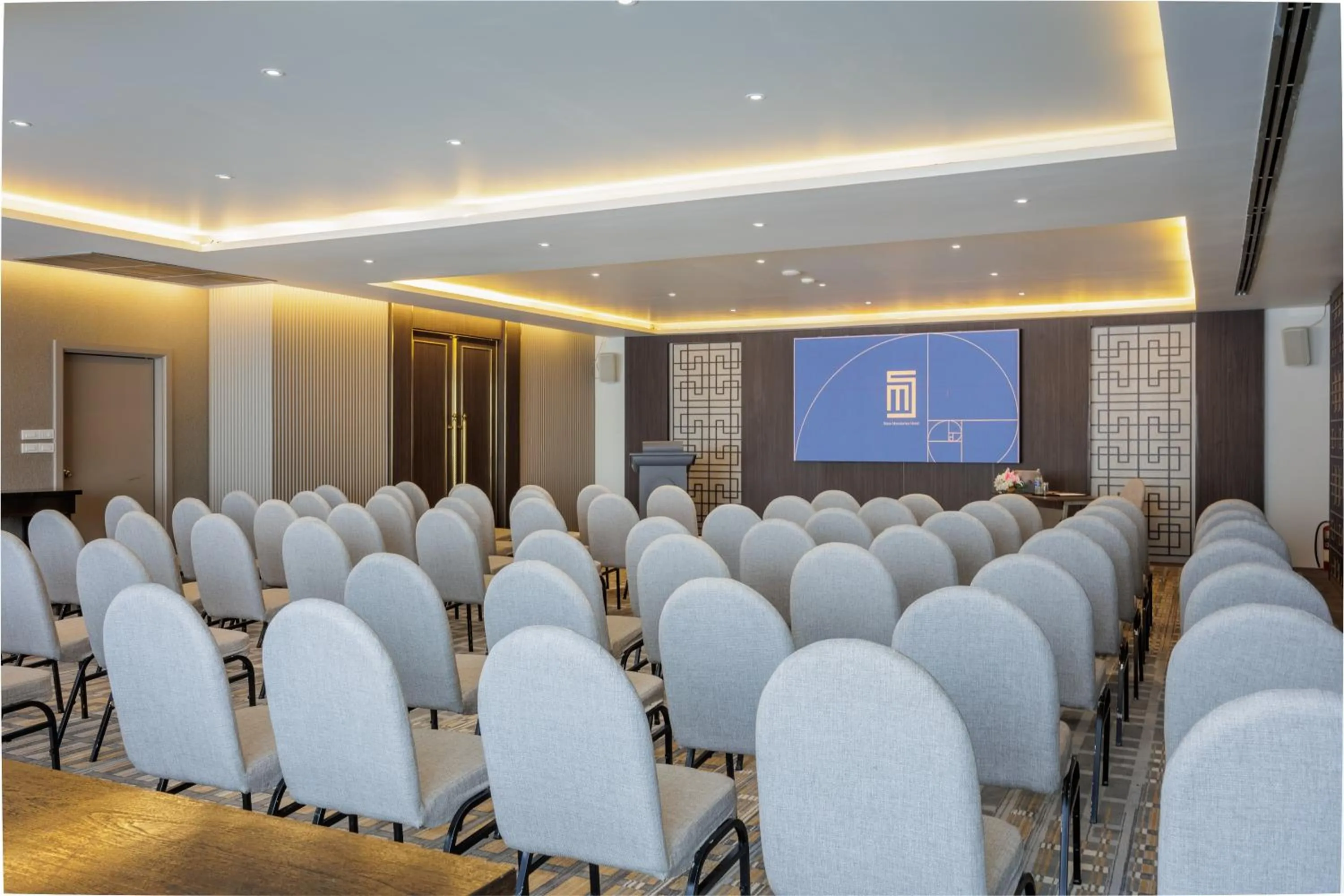 Meeting/conference room in Siam Mandarina Hotel - Free BKK Airport Shuttle
