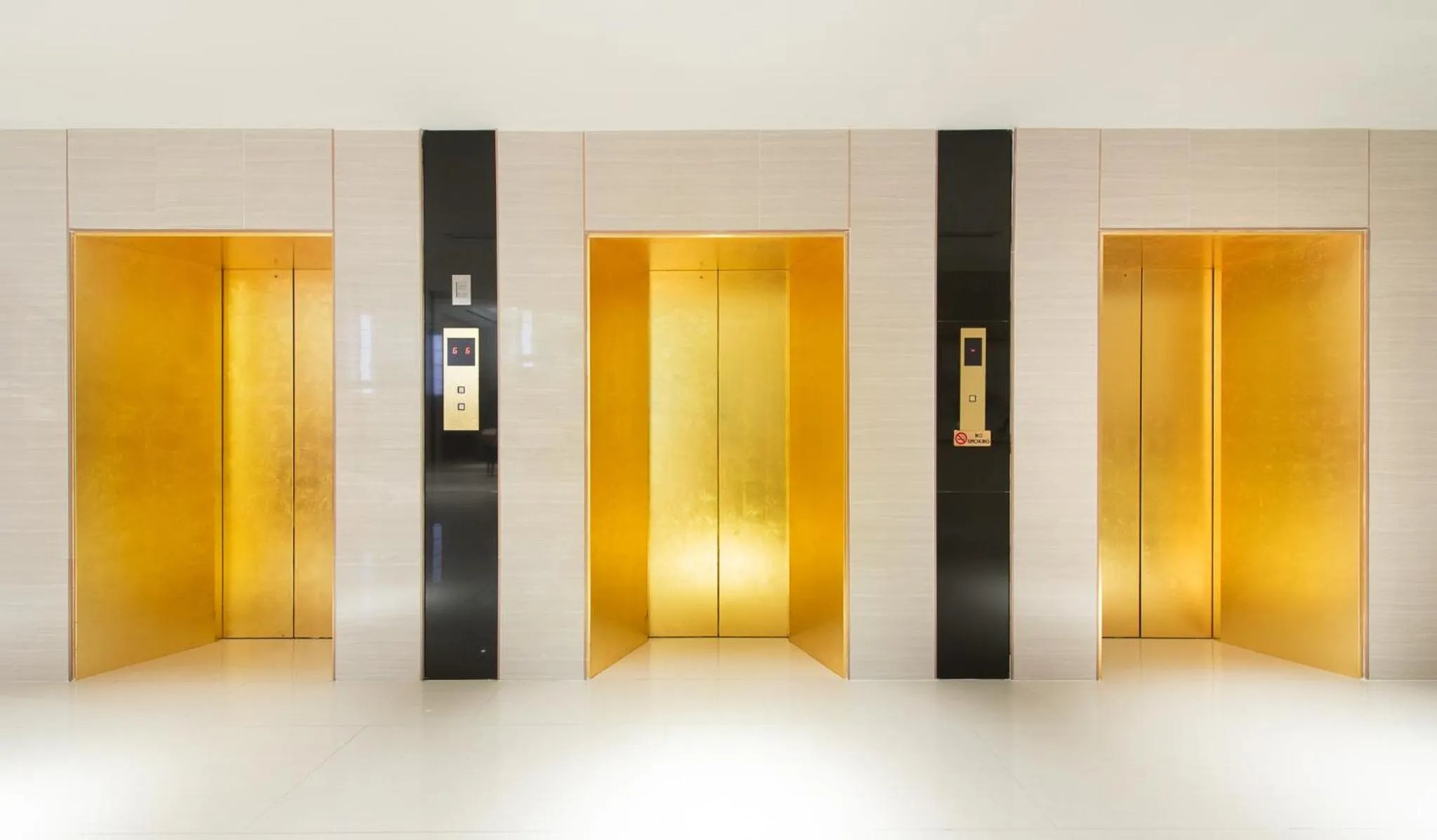 Lobby or reception in Siam Mandarina Hotel - Free BKK Airport Shuttle