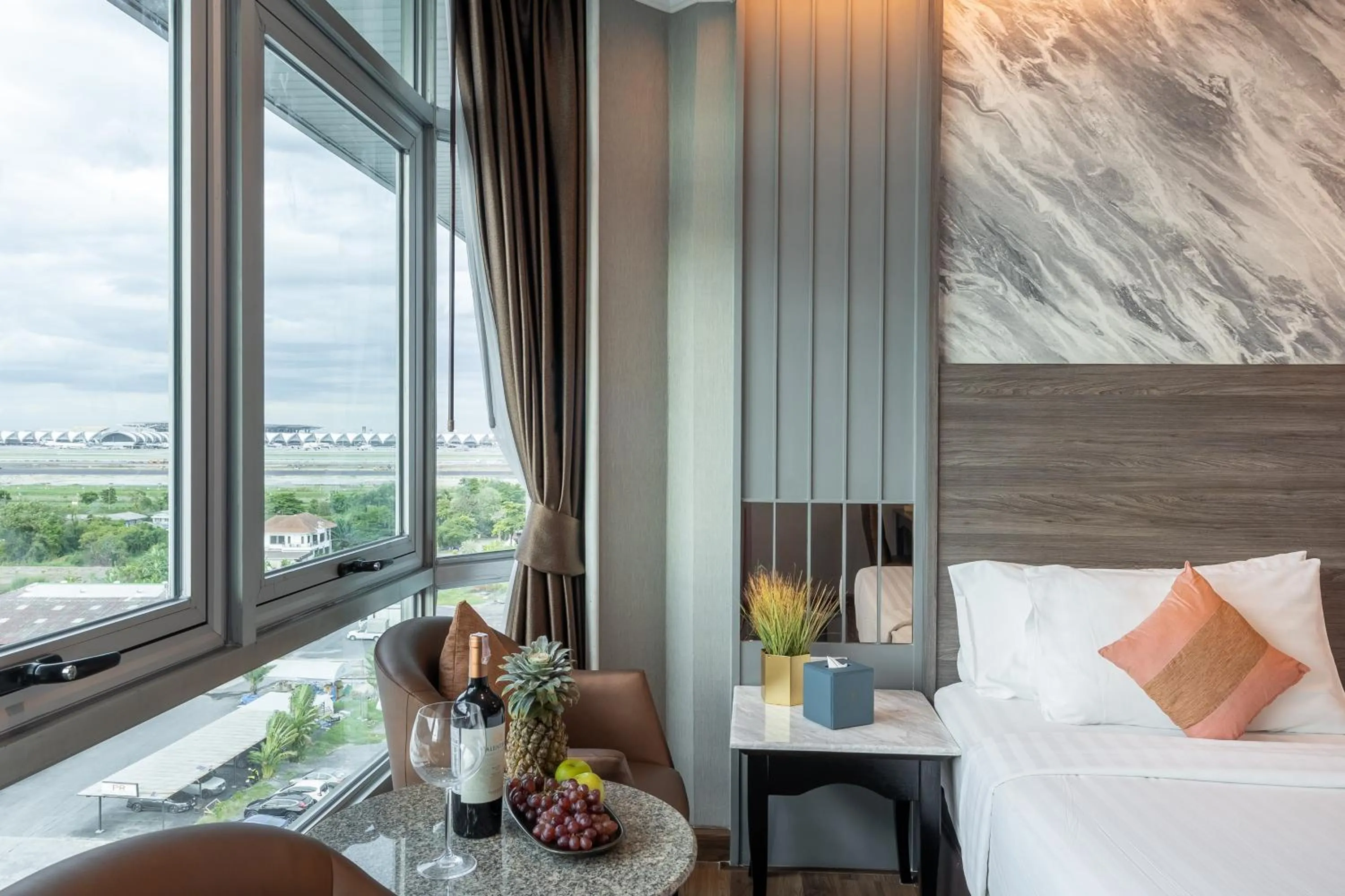 View (from property/room), Bed in Siam Mandarina Hotel - Free BKK Airport Shuttle