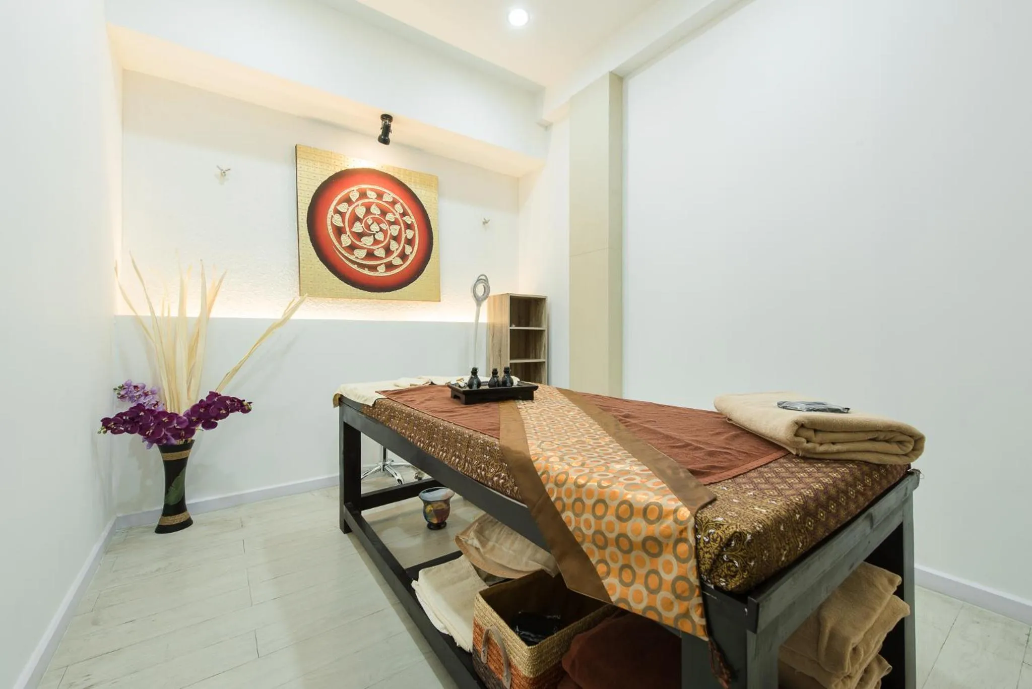 Massage in Siam Mandarina Hotel - Free BKK Airport Shuttle