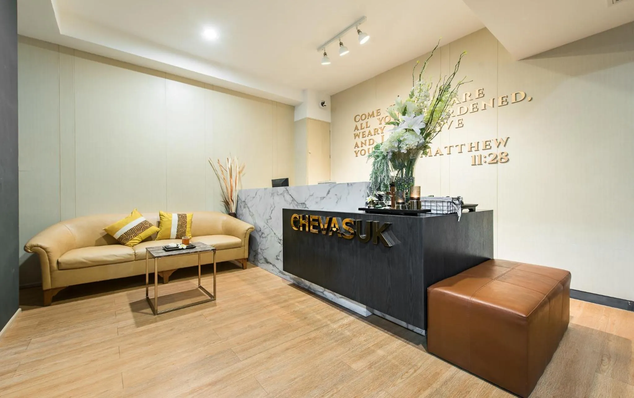 Massage in Siam Mandarina Hotel - Free BKK Airport Shuttle