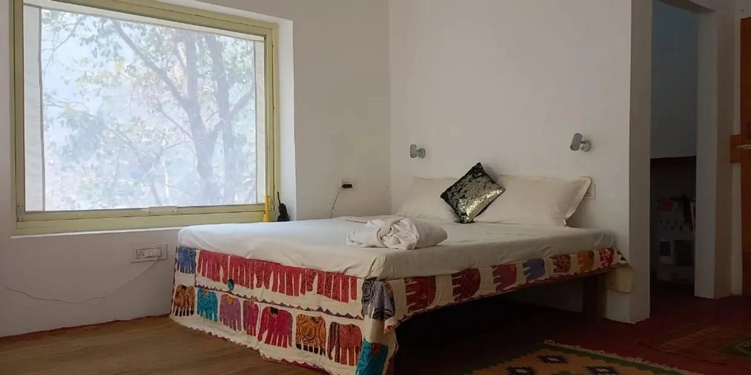 Bed in Samira's Birds & Butterflies Park-Spashram Ganga Beach Retreat