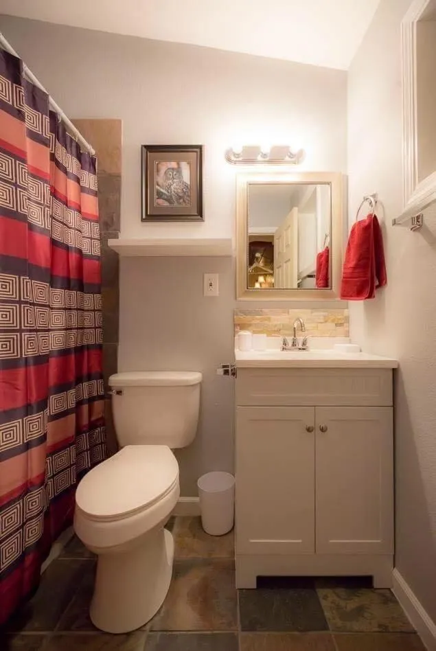 Bathroom in talkeetna villas and tours