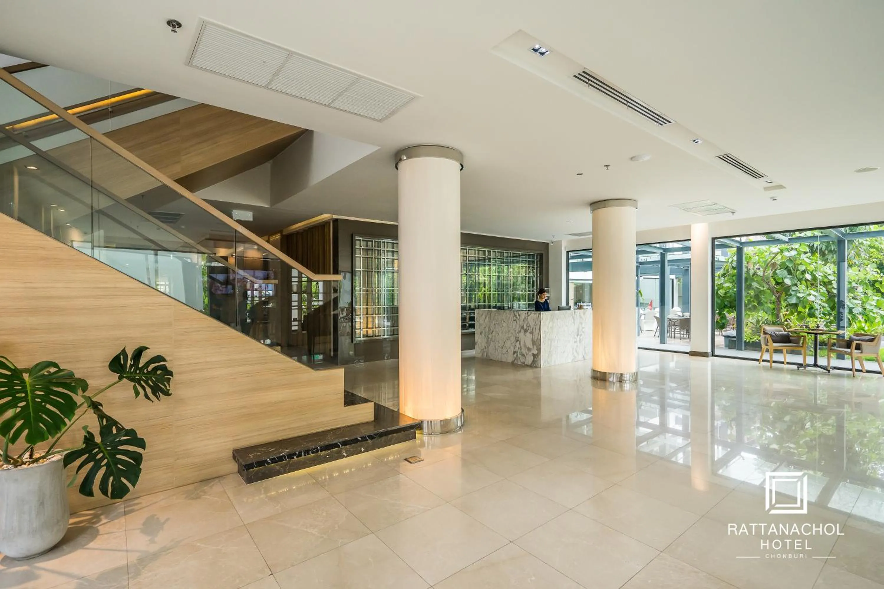 Lobby or reception in Rattanachol Hotel