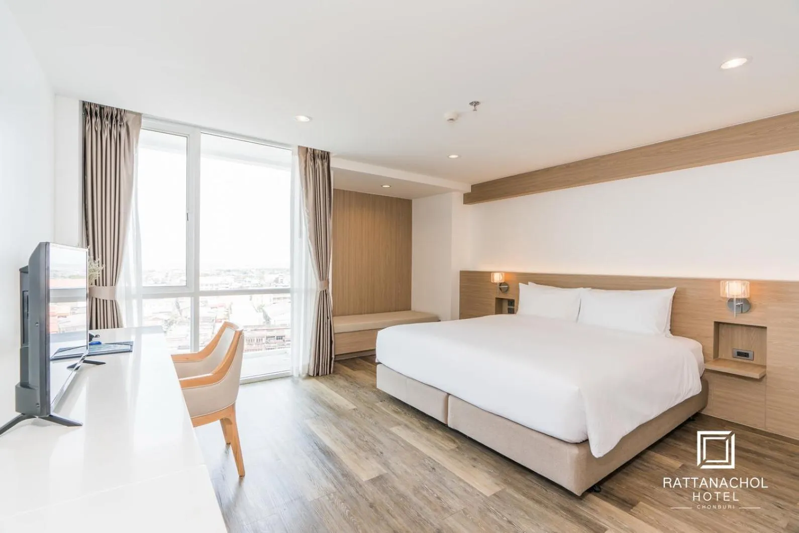 Photo of the whole room, Bed in Rattanachol Hotel