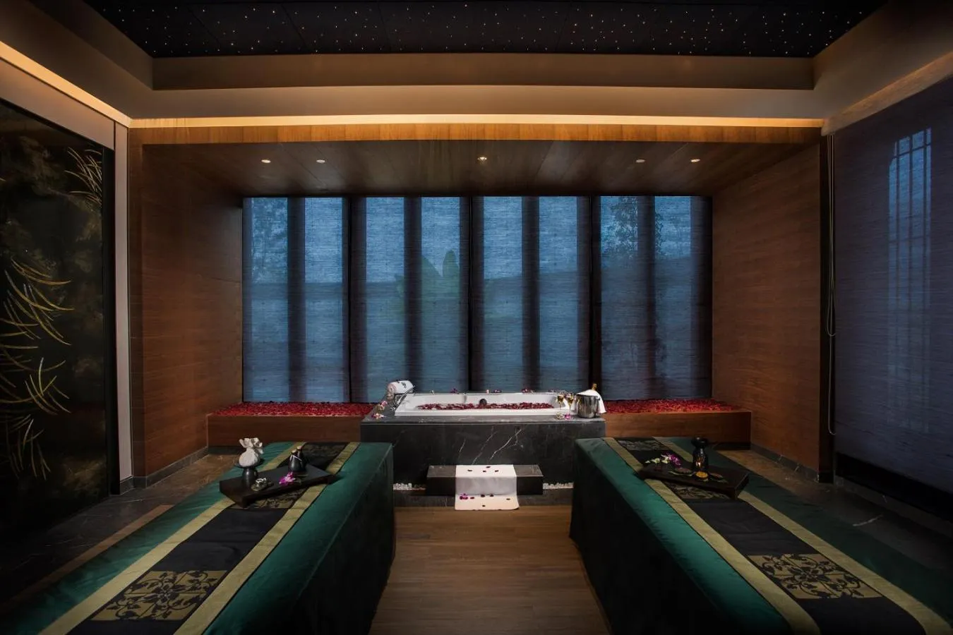 Massage in Banyan Tree Anji