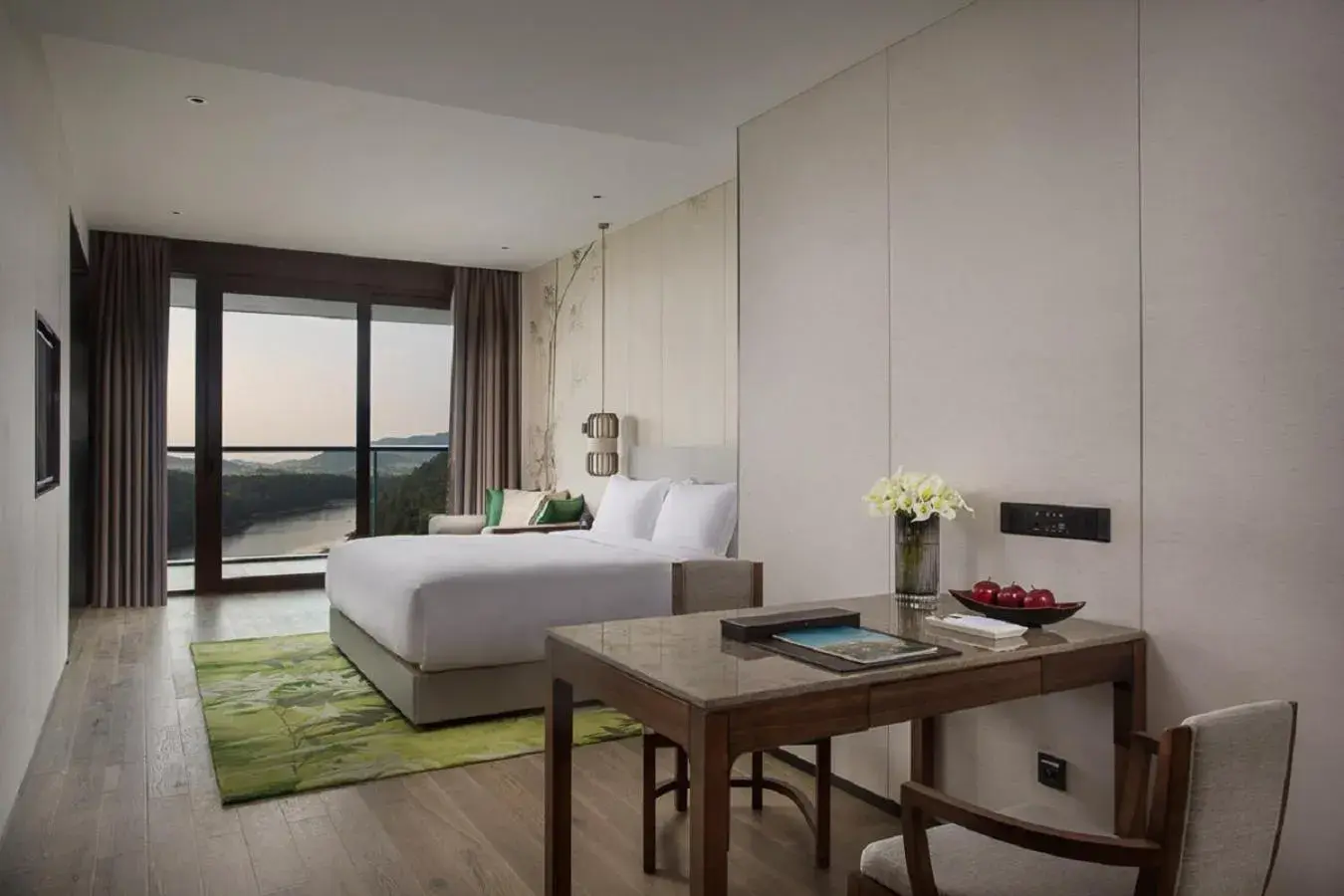 Lake View King Room in Banyan Tree Anji Lake View King Room in Banyan Tree Anji