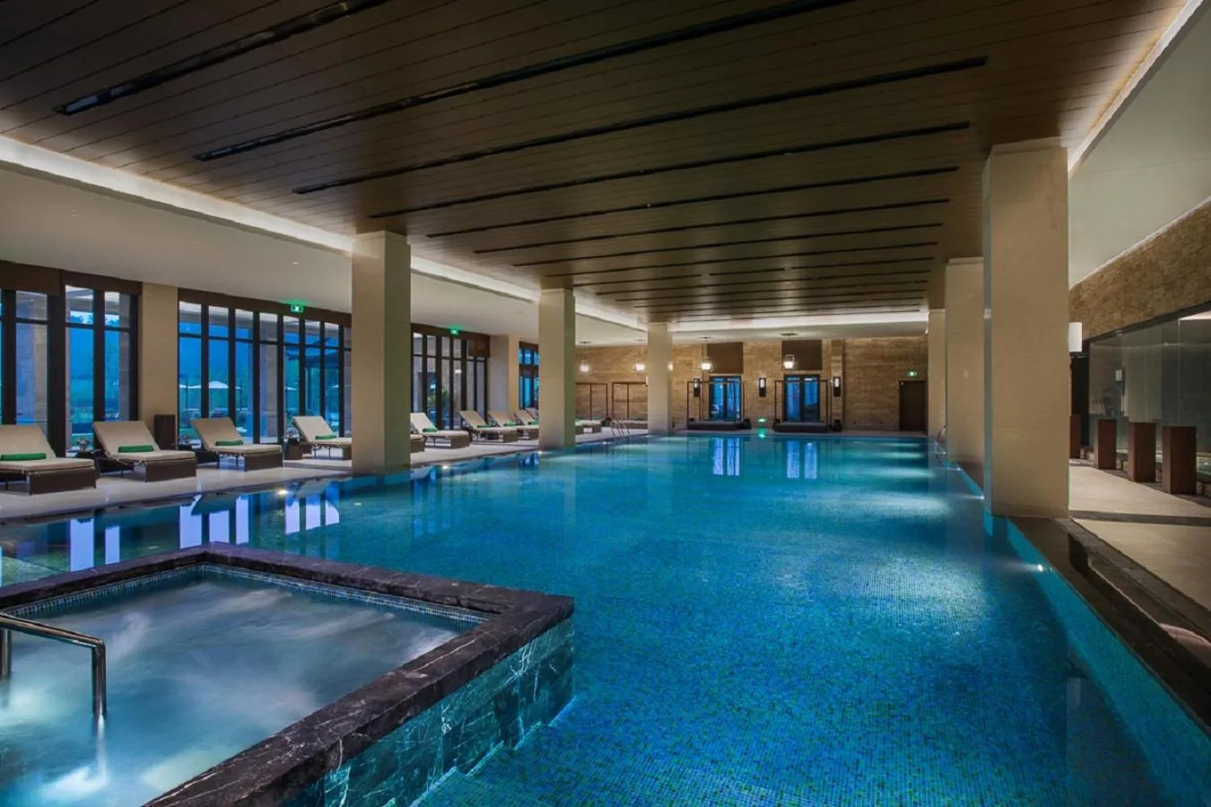 Swimming pool in Banyan Tree Anji