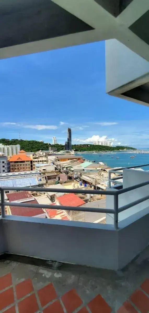 Deluxe King Room with Sea View in Grand Hotel Deluxe King Room with Sea View in Grand Hotel