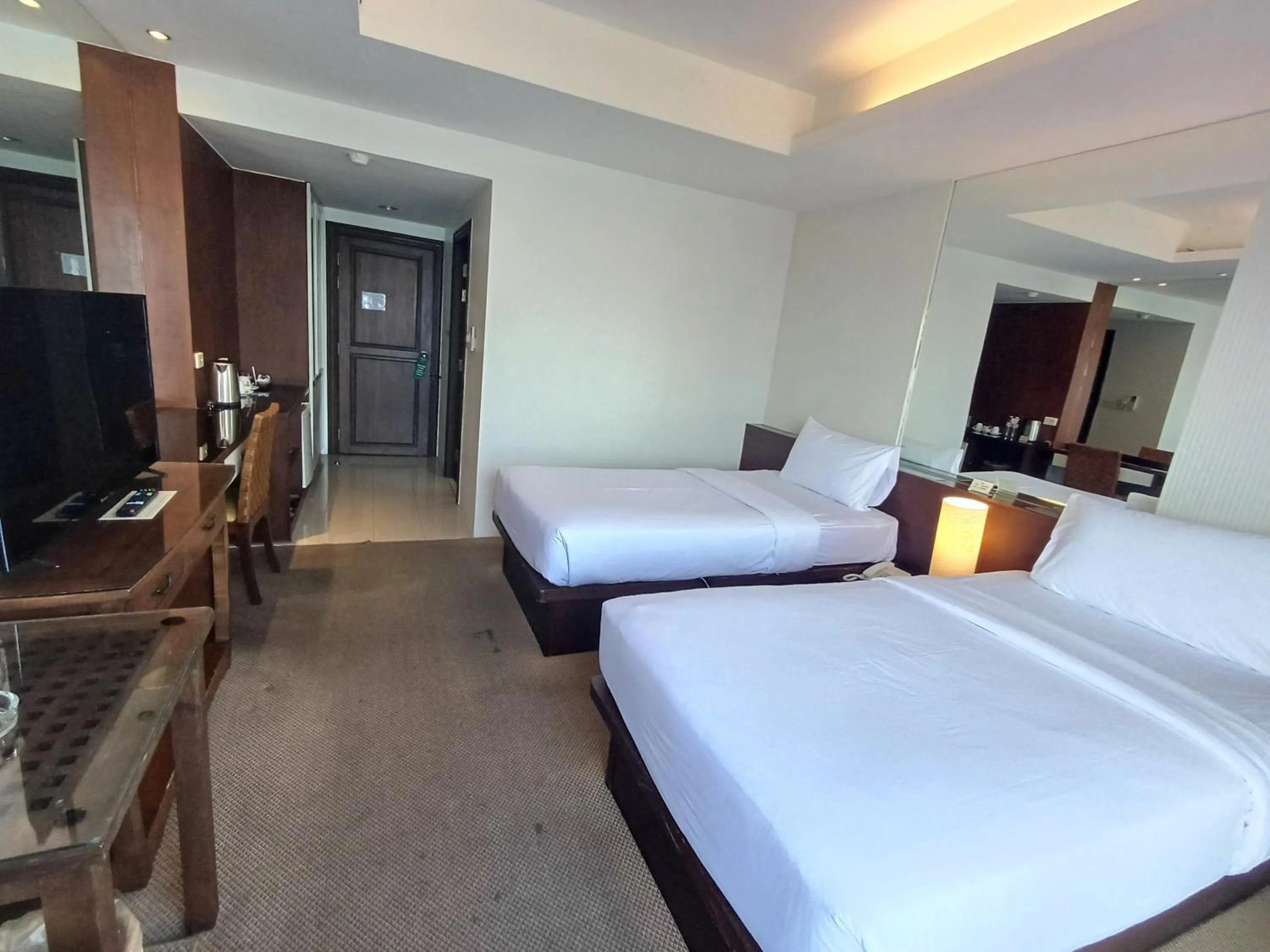 Photo of the whole room, Bed in Grand Hotel