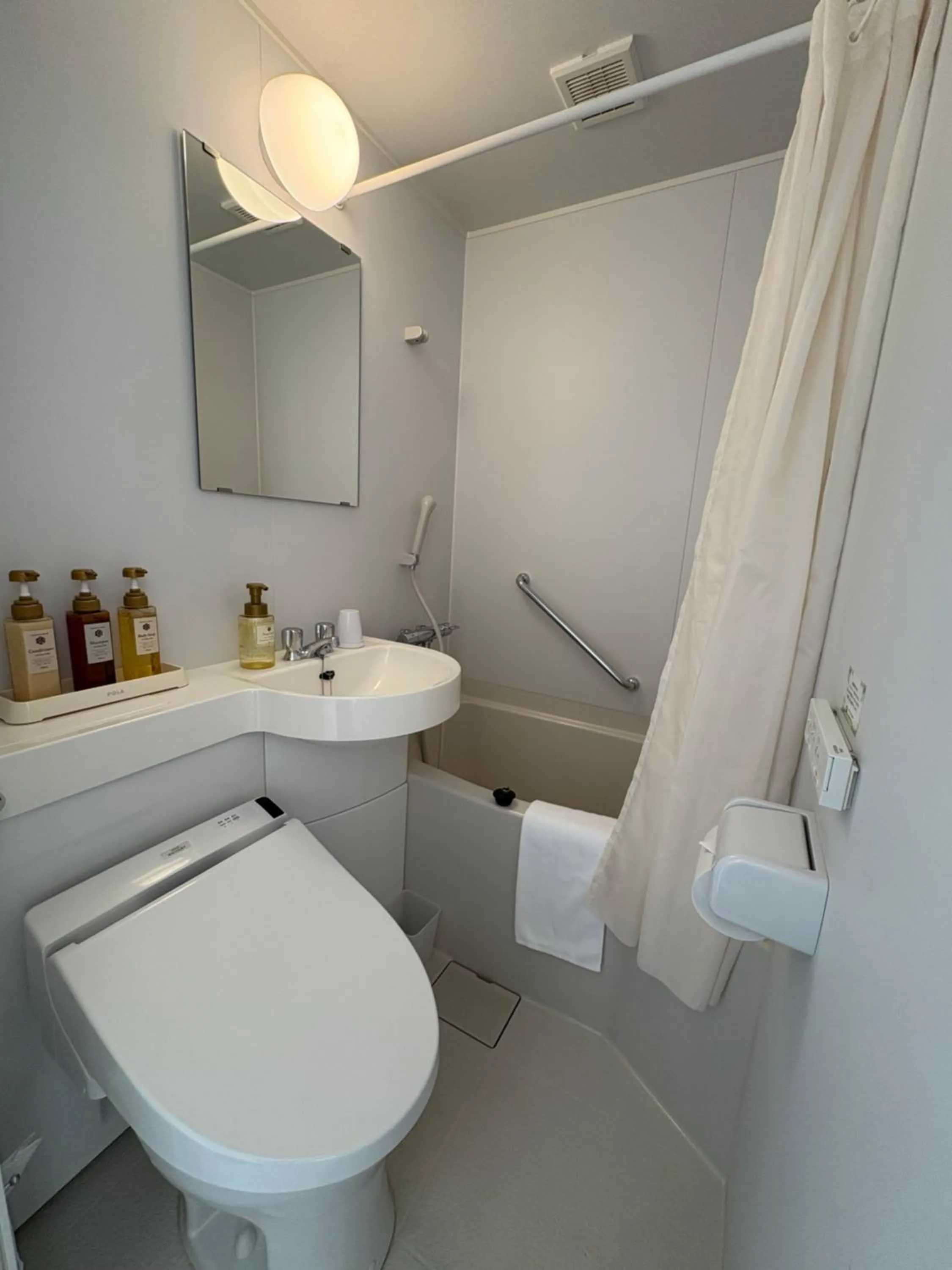 Shower in Credo Hotel Hakodate