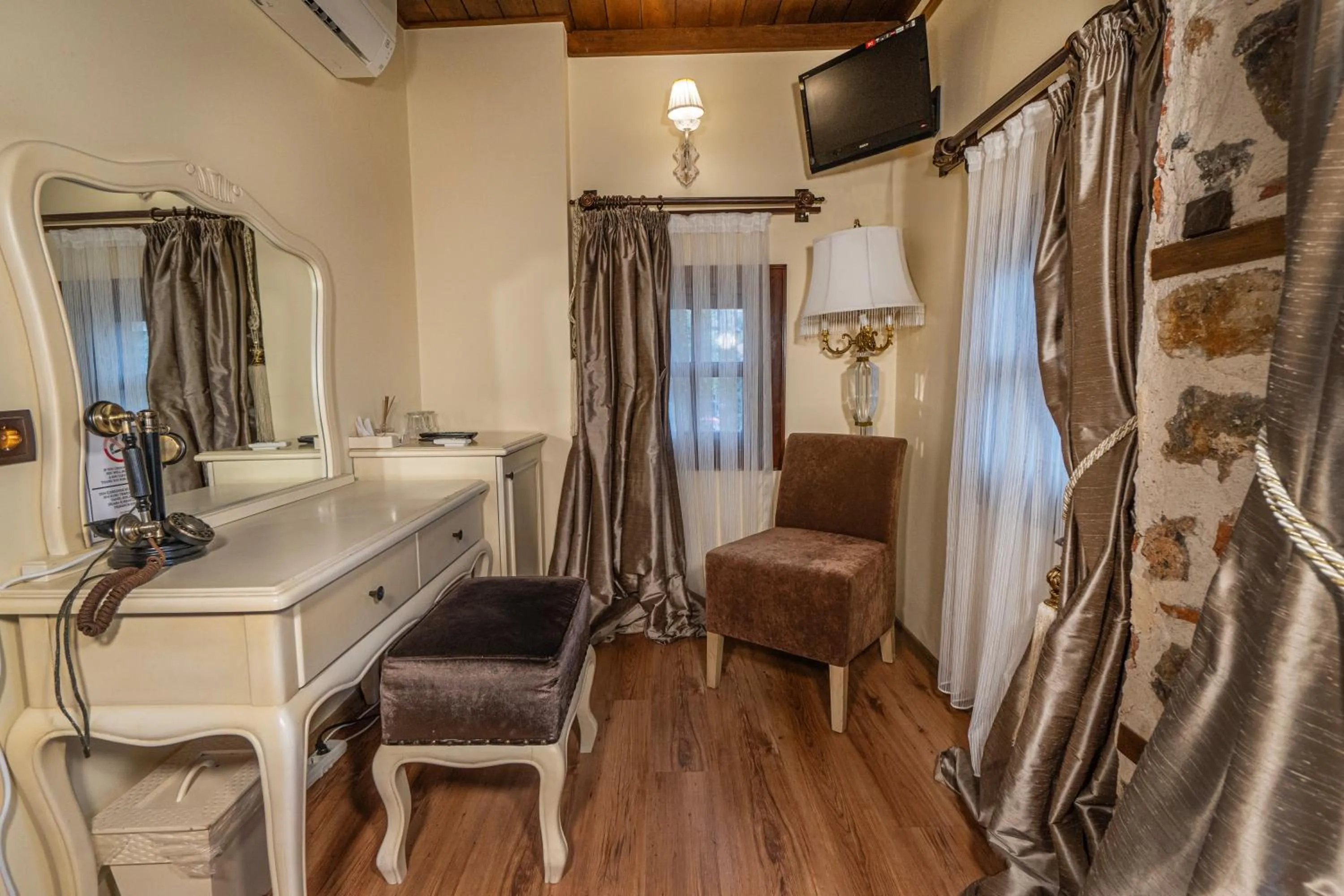 Seating area in Harmony Butik Otel