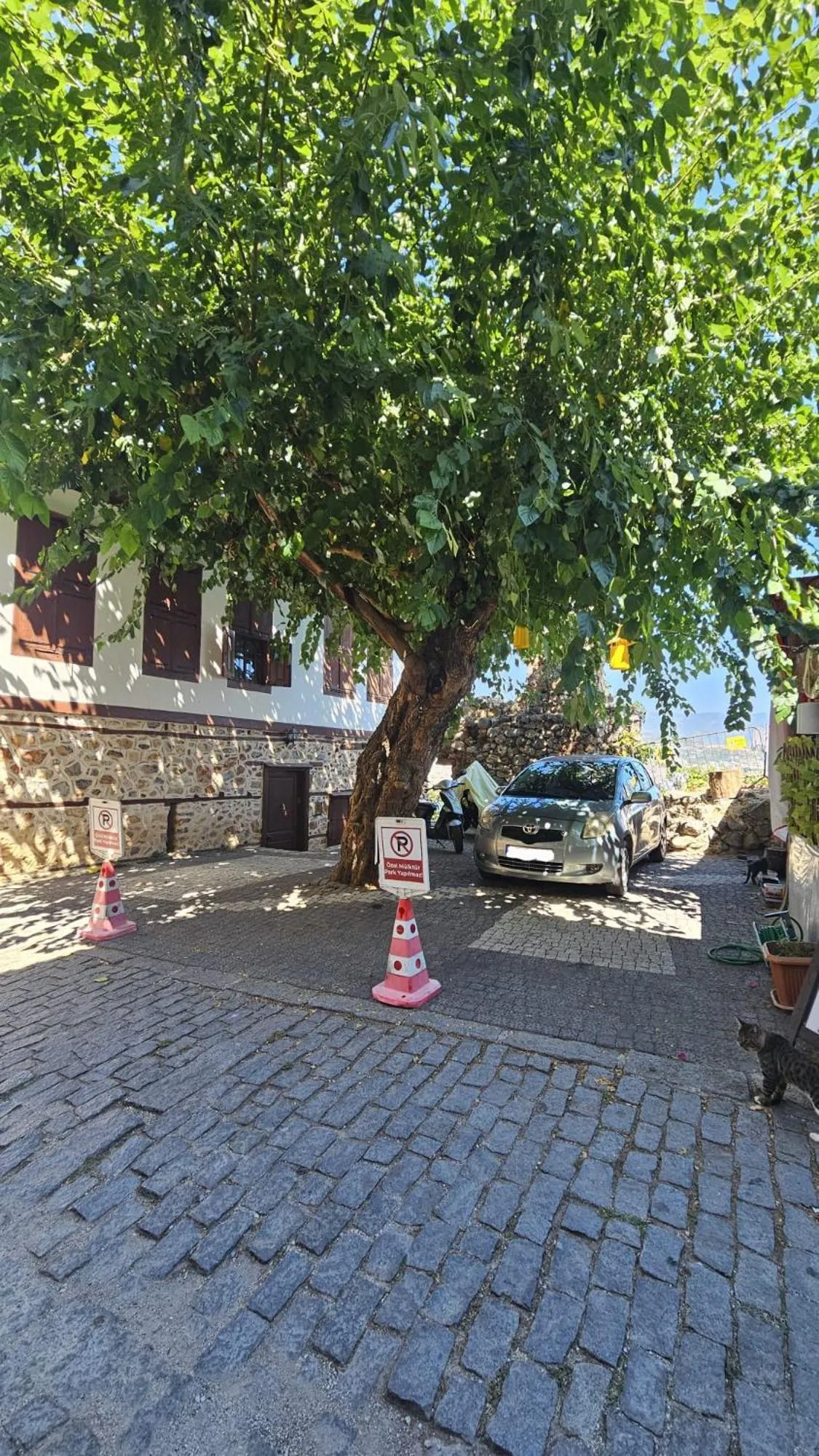 Parking in Harmony Butik Otel