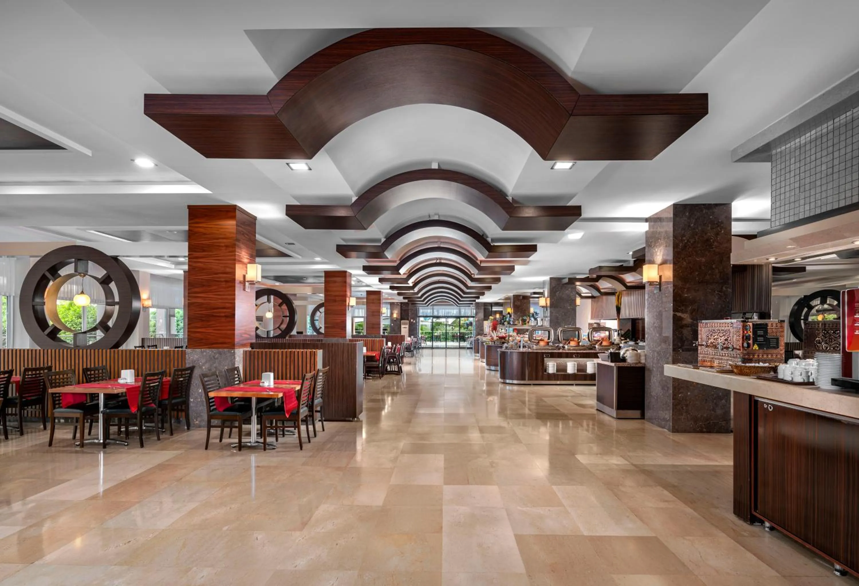 Restaurant/places to eat in Telatiye Resort Hotel