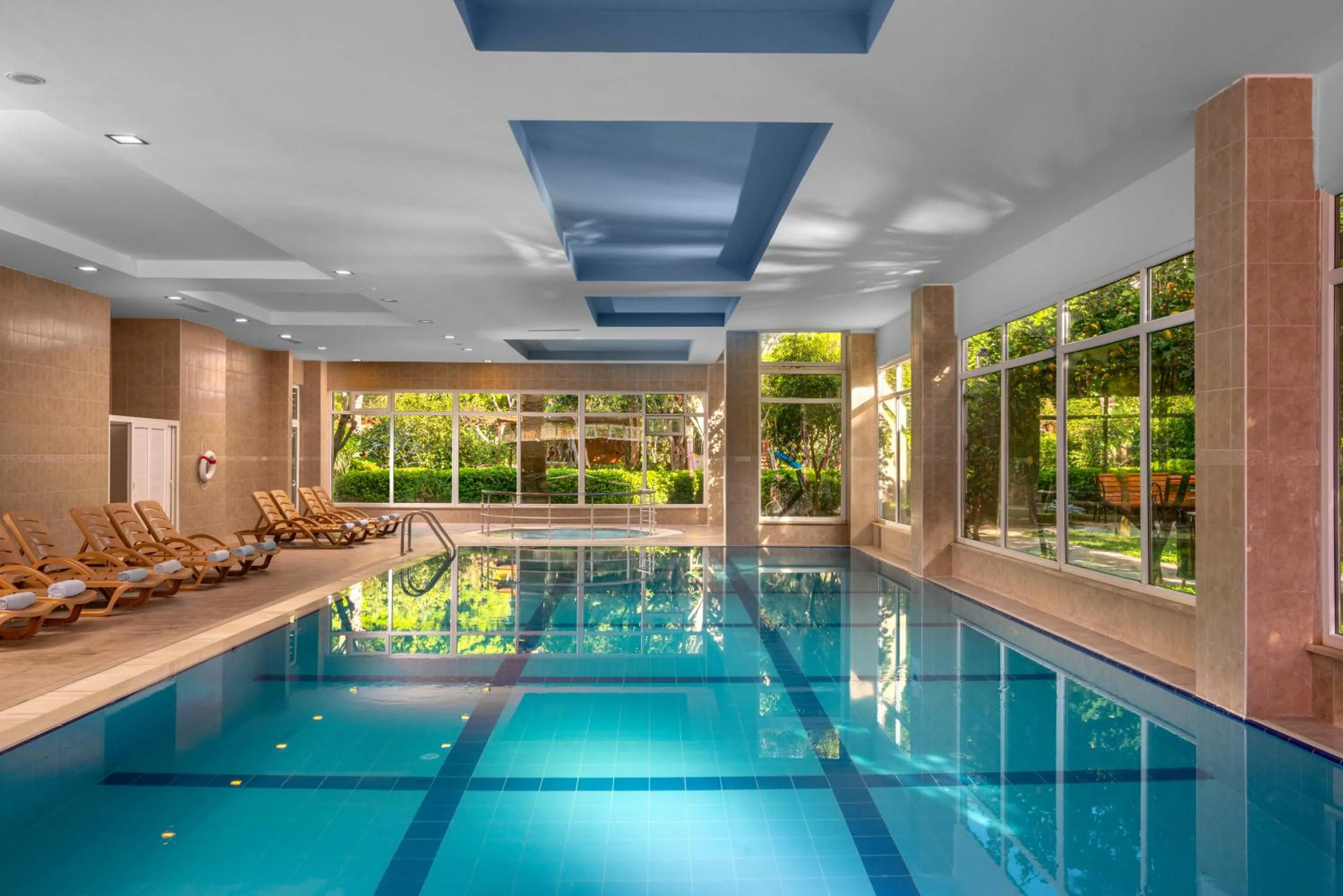 Swimming pool in Telatiye Resort Hotel