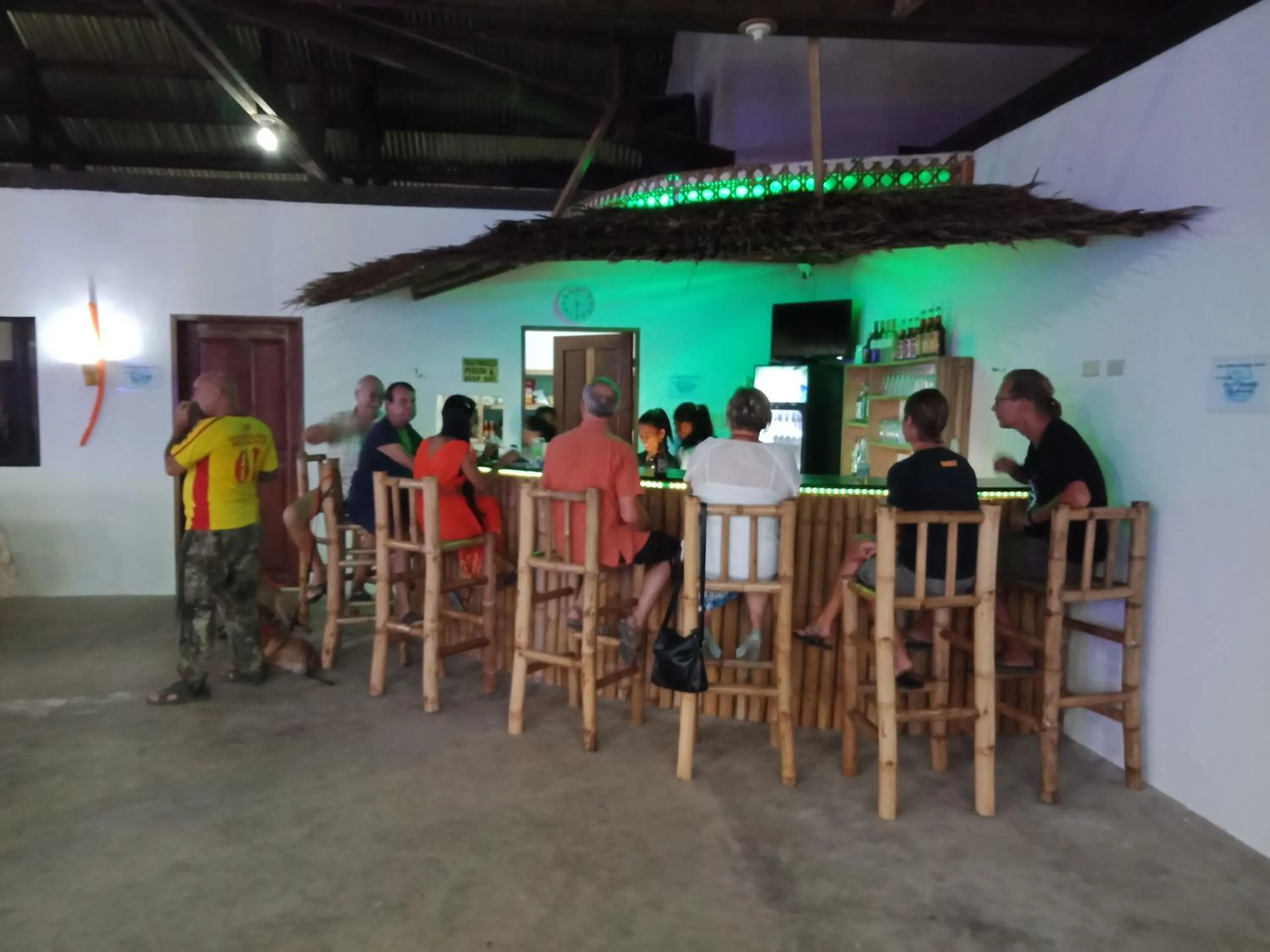 Restaurant/places to eat in Ander Divers Garden Resort