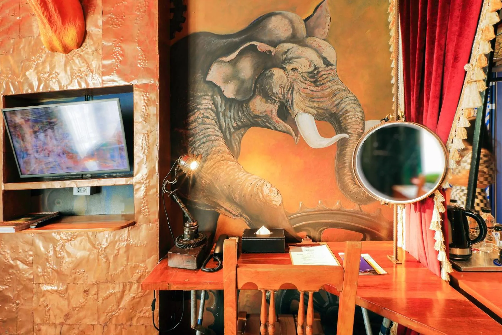 Seating area in MeStyle Garage Hotel