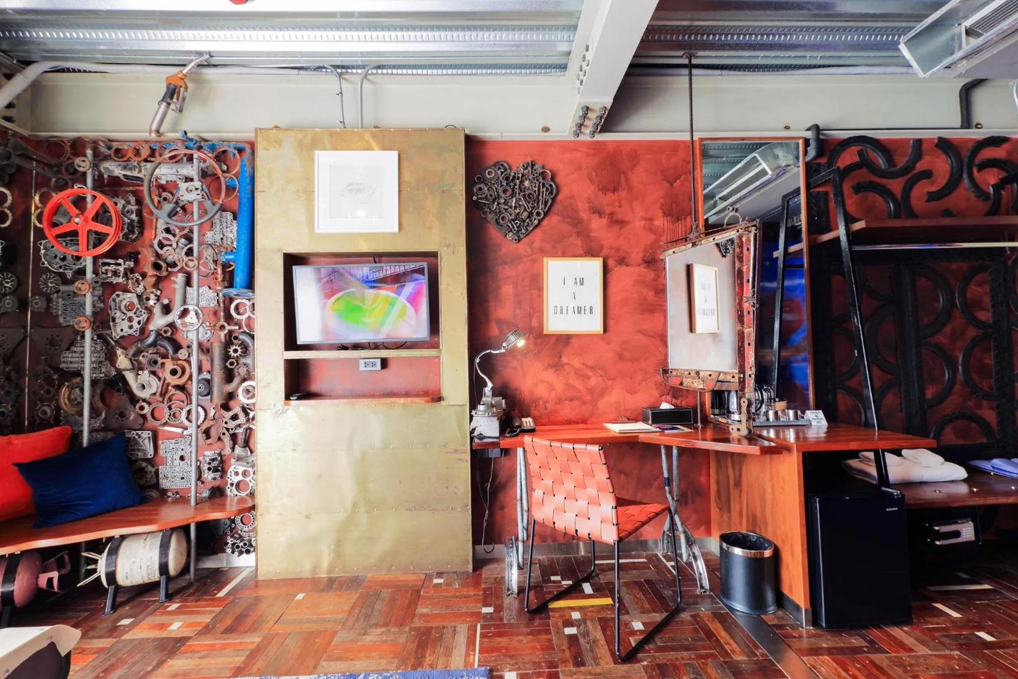 Seating area in MeStyle Garage Hotel